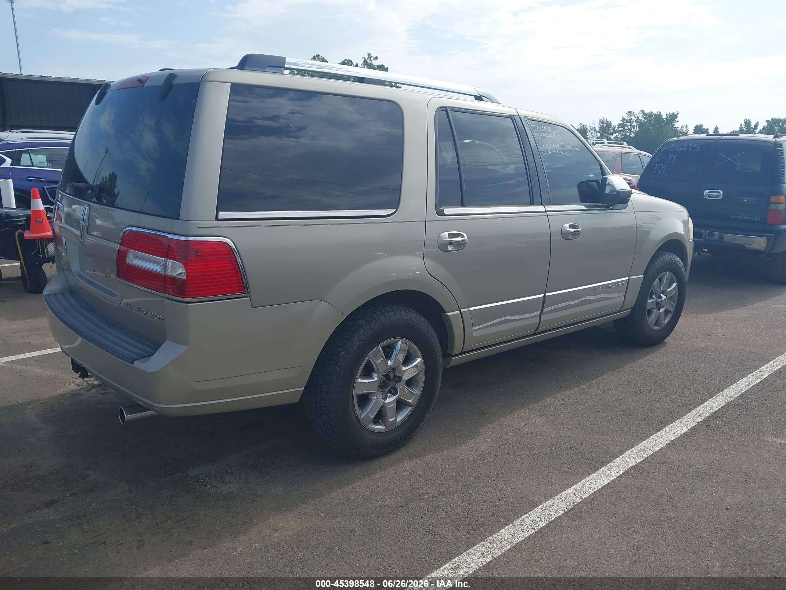 2008 Lincoln Navigator   Tan vin: 5LMFU27558LJ02490