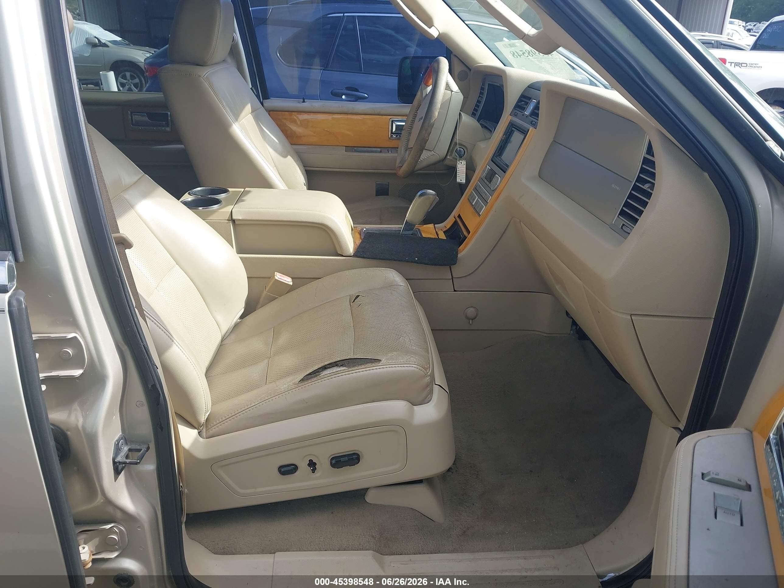 2008 Lincoln Navigator   Tan vin: 5LMFU27558LJ02490