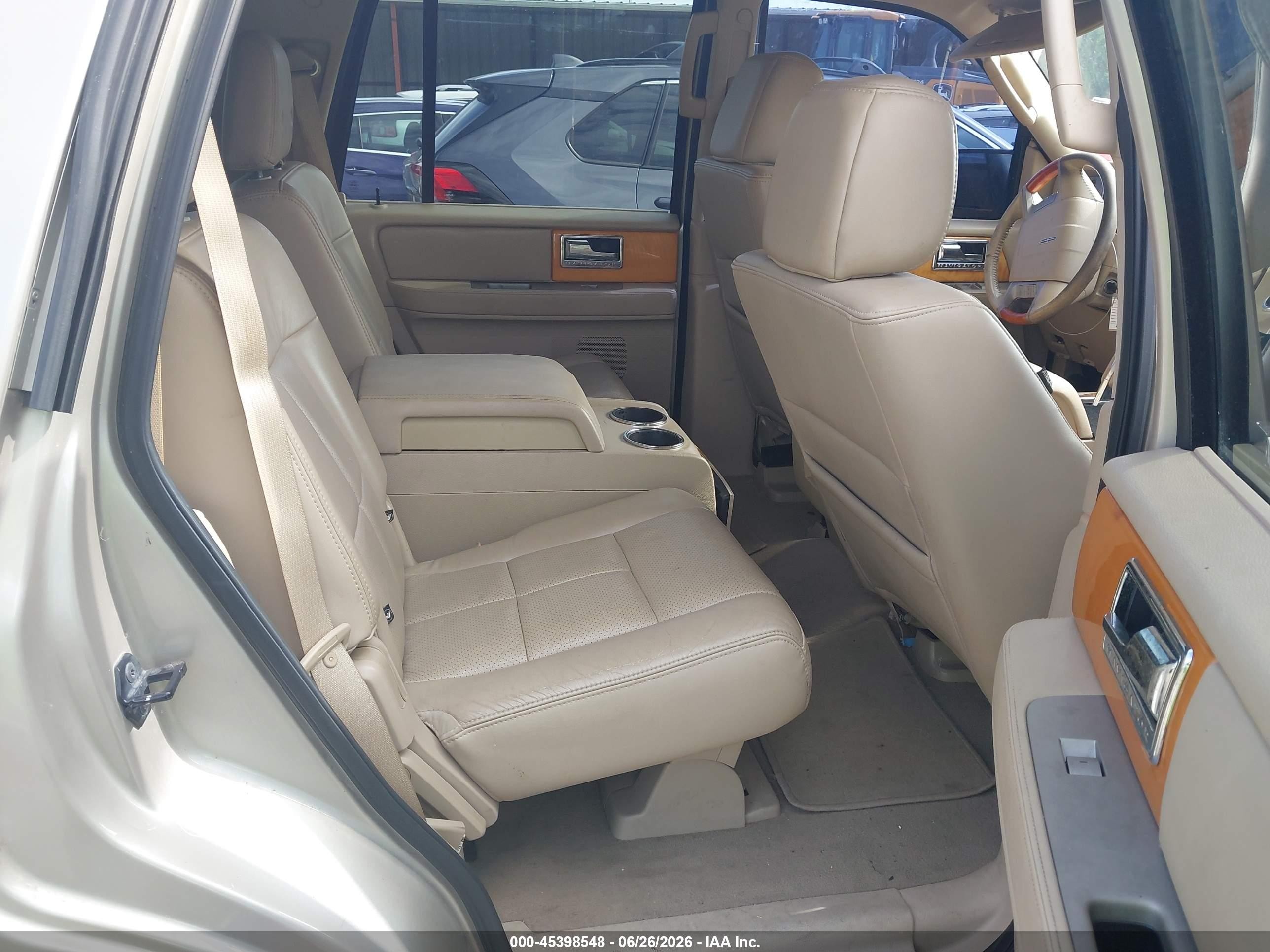 2008 Lincoln Navigator   Tan vin: 5LMFU27558LJ02490