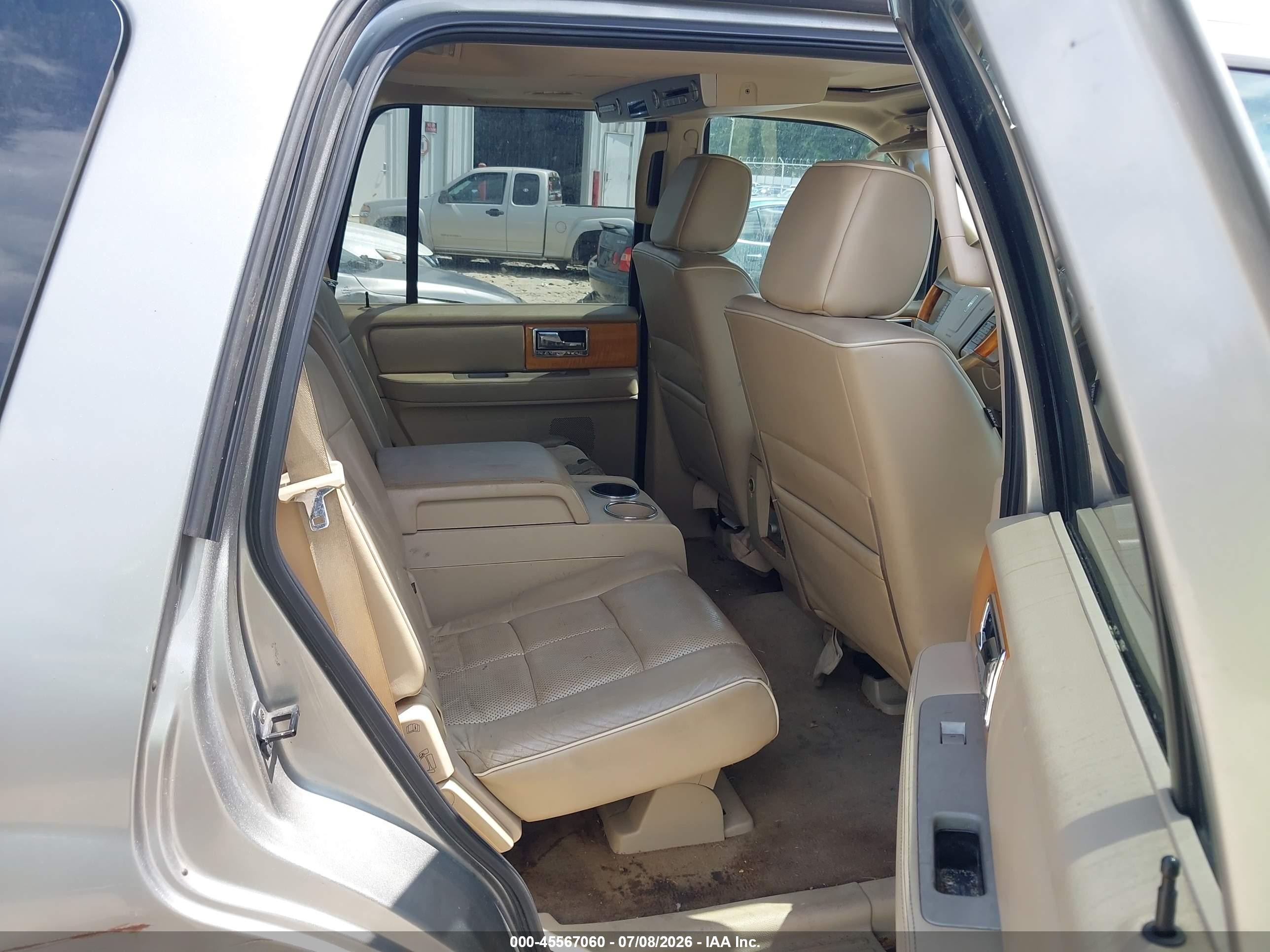 2008 Lincoln Navigator   Серый vin: 5LMFU27558LJ22559