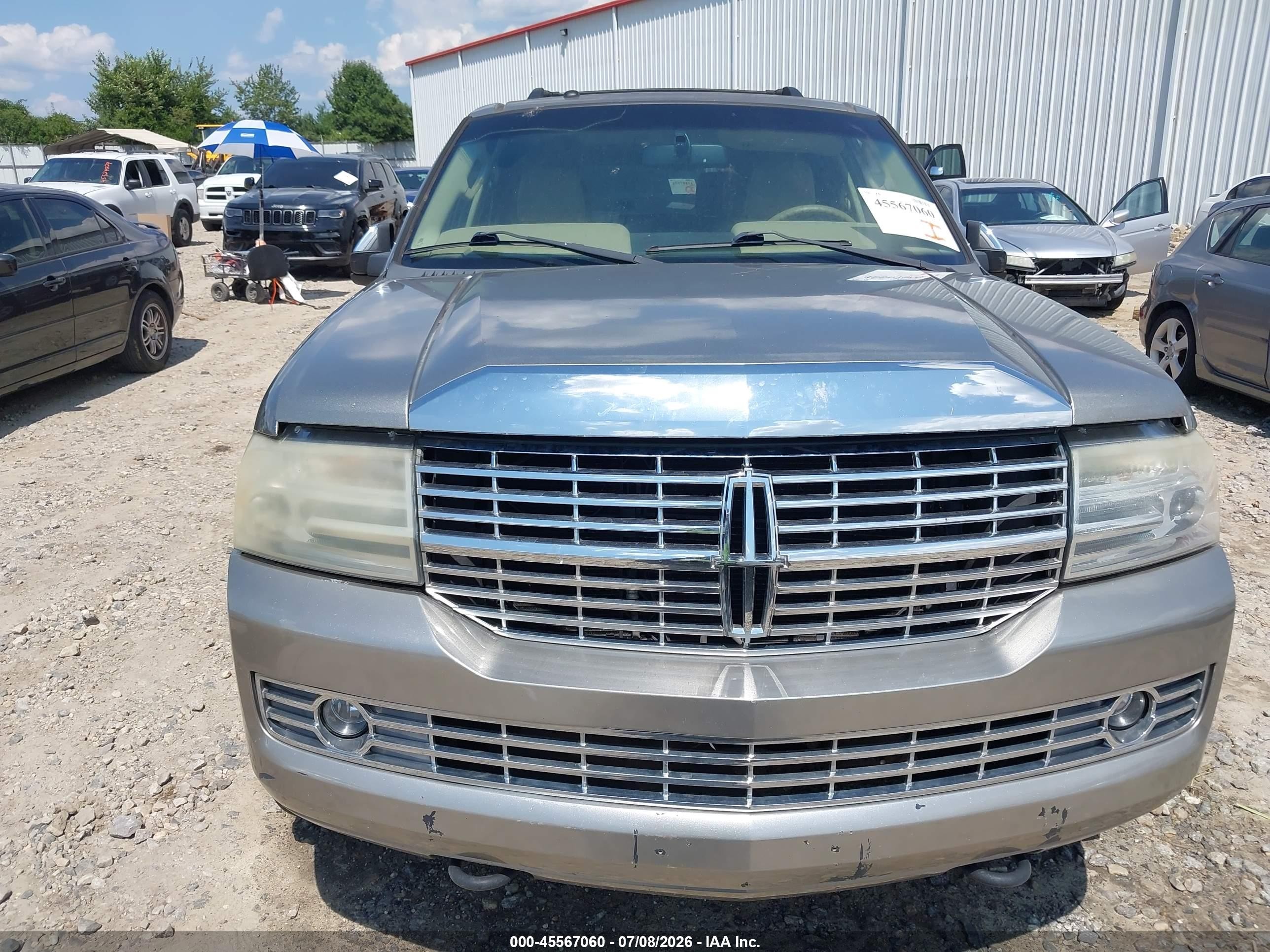 2008 Lincoln Navigator   Серый vin: 5LMFU27558LJ22559