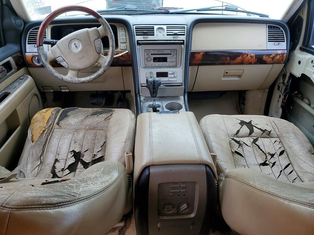 2005 Lincoln Navigator White vin: 5LMFU27565LJ21142