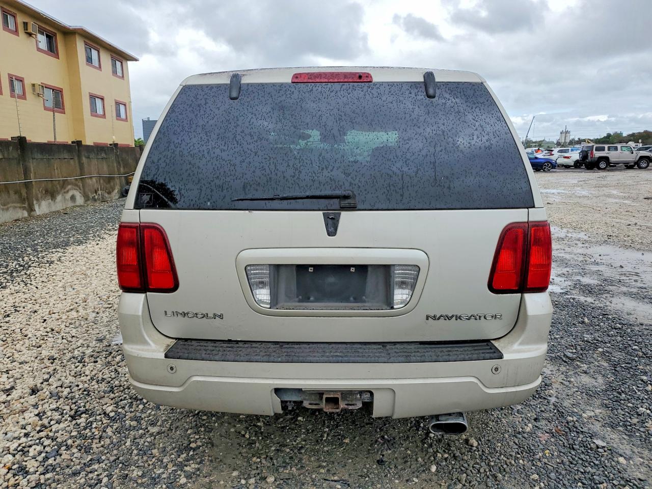 2005 Lincoln Navigator White vin: 5LMFU27565LJ21142