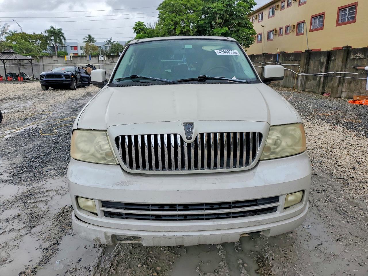 2005 Lincoln Navigator White vin: 5LMFU27565LJ21142
