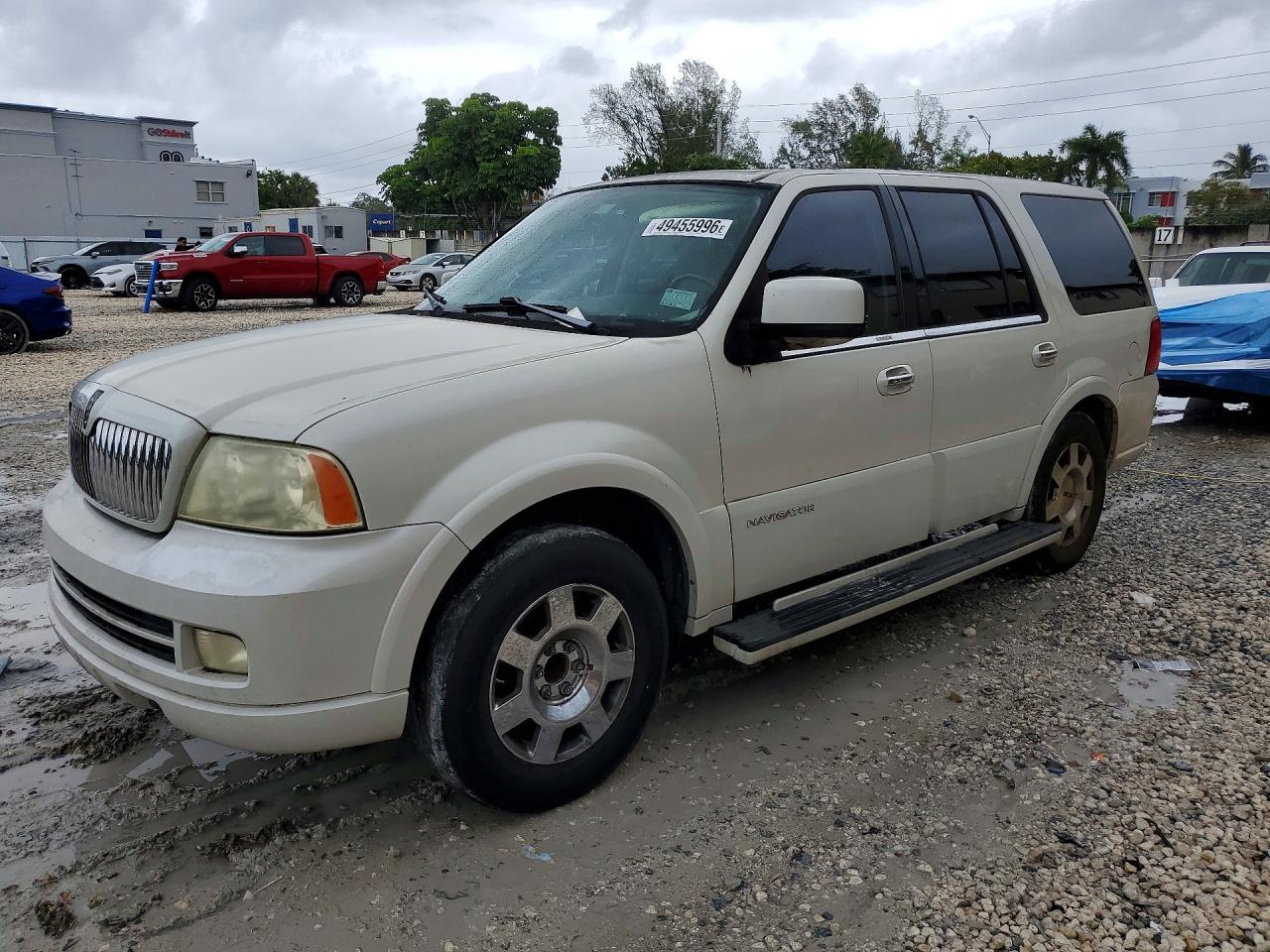 2005 Lincoln Navigator White vin: 5LMFU27565LJ21142