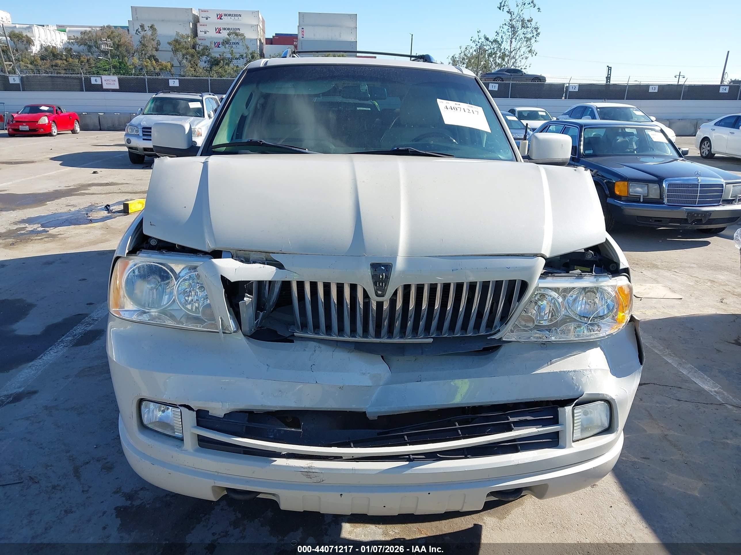2006 Lincoln Navigator Luxury/ultimate Cream vin: 5LMFU27566LJ01040