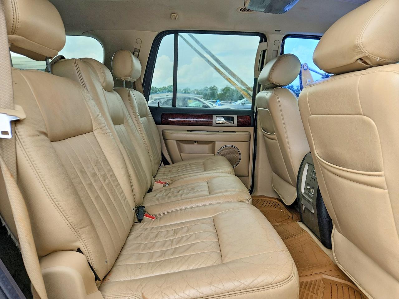 2005 Lincoln Navigator Gray vin: 5LMFU27575LJ13051