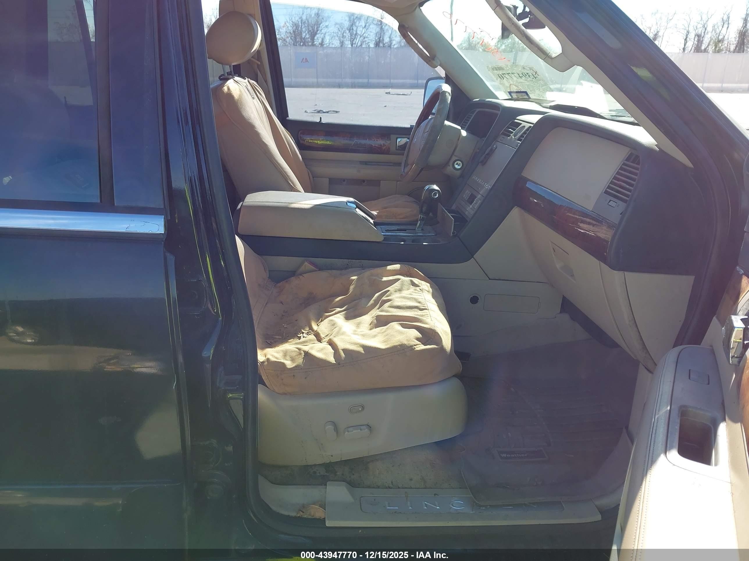 2005 Lincoln Navigator   Черный vin: 5LMFU27575LJ17262