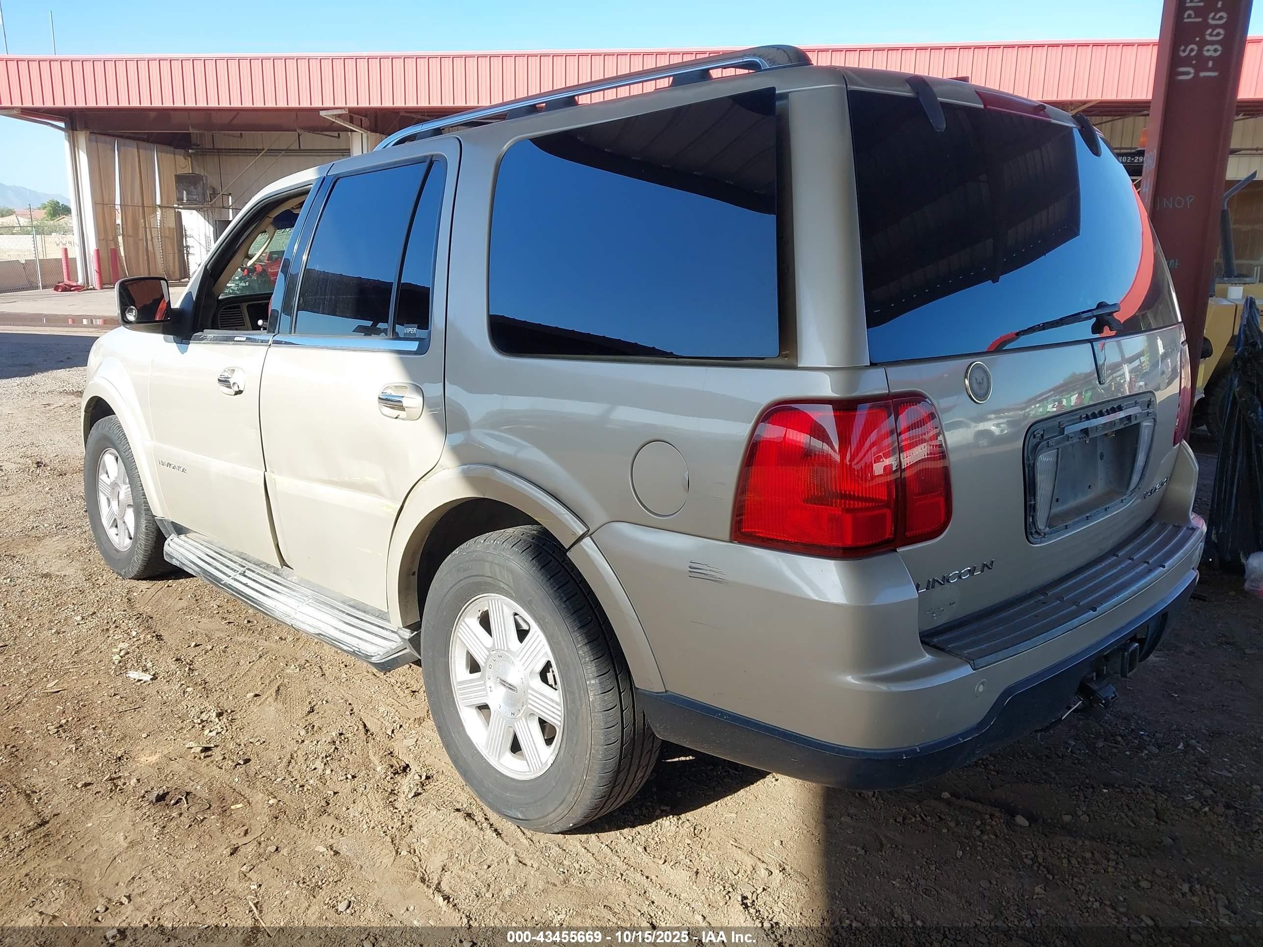 2005 Lincoln Navigator   Brown vin: 5LMFU27575LJ23966