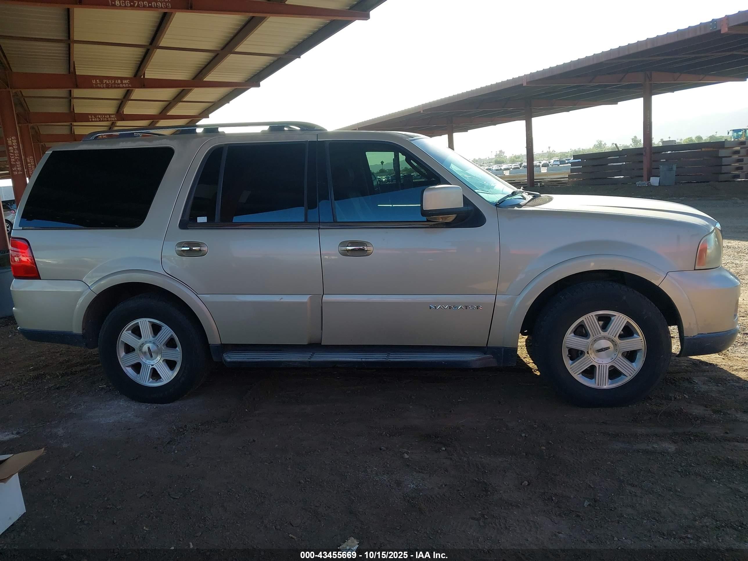 2005 Lincoln Navigator   Brown vin: 5LMFU27575LJ23966