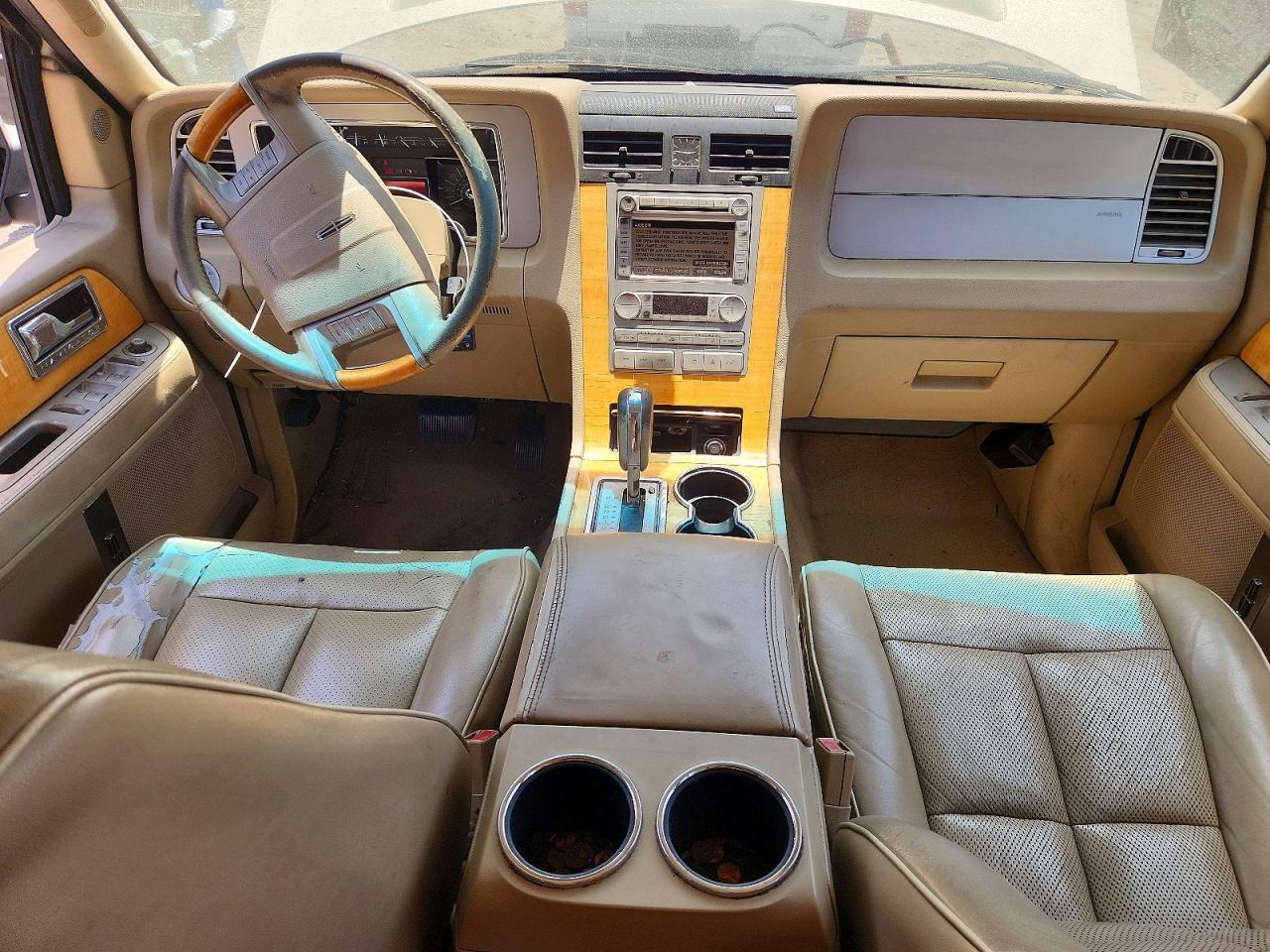 2007 Lincoln Navigator Beige vin: 5LMFU27577LJ07768