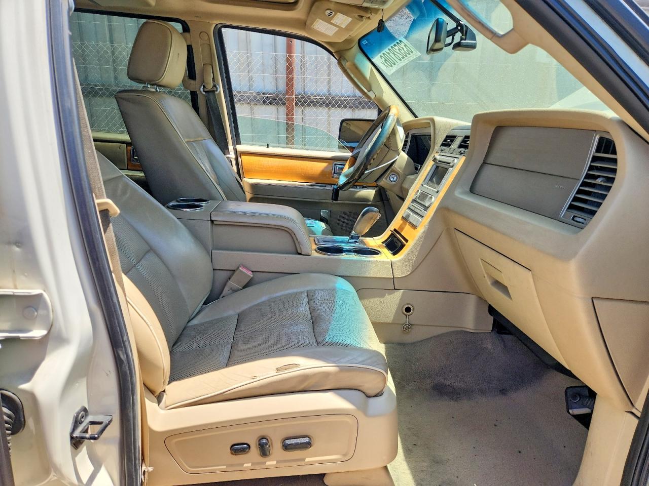 2007 Lincoln Navigator Beige vin: 5LMFU27577LJ07768