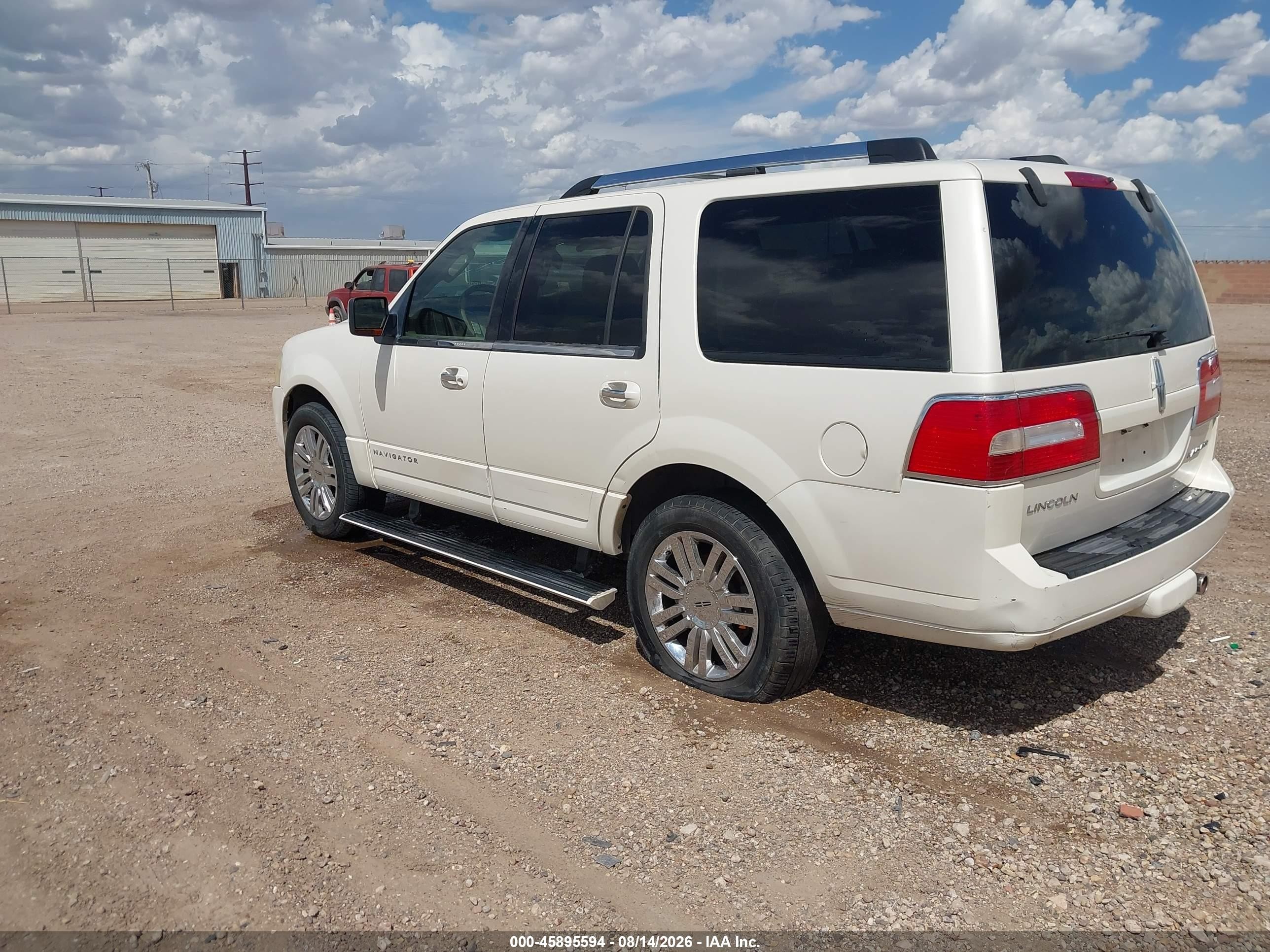 2007 Lincoln Navigator Ultimate White vin: 5LMFU27577LJ14137