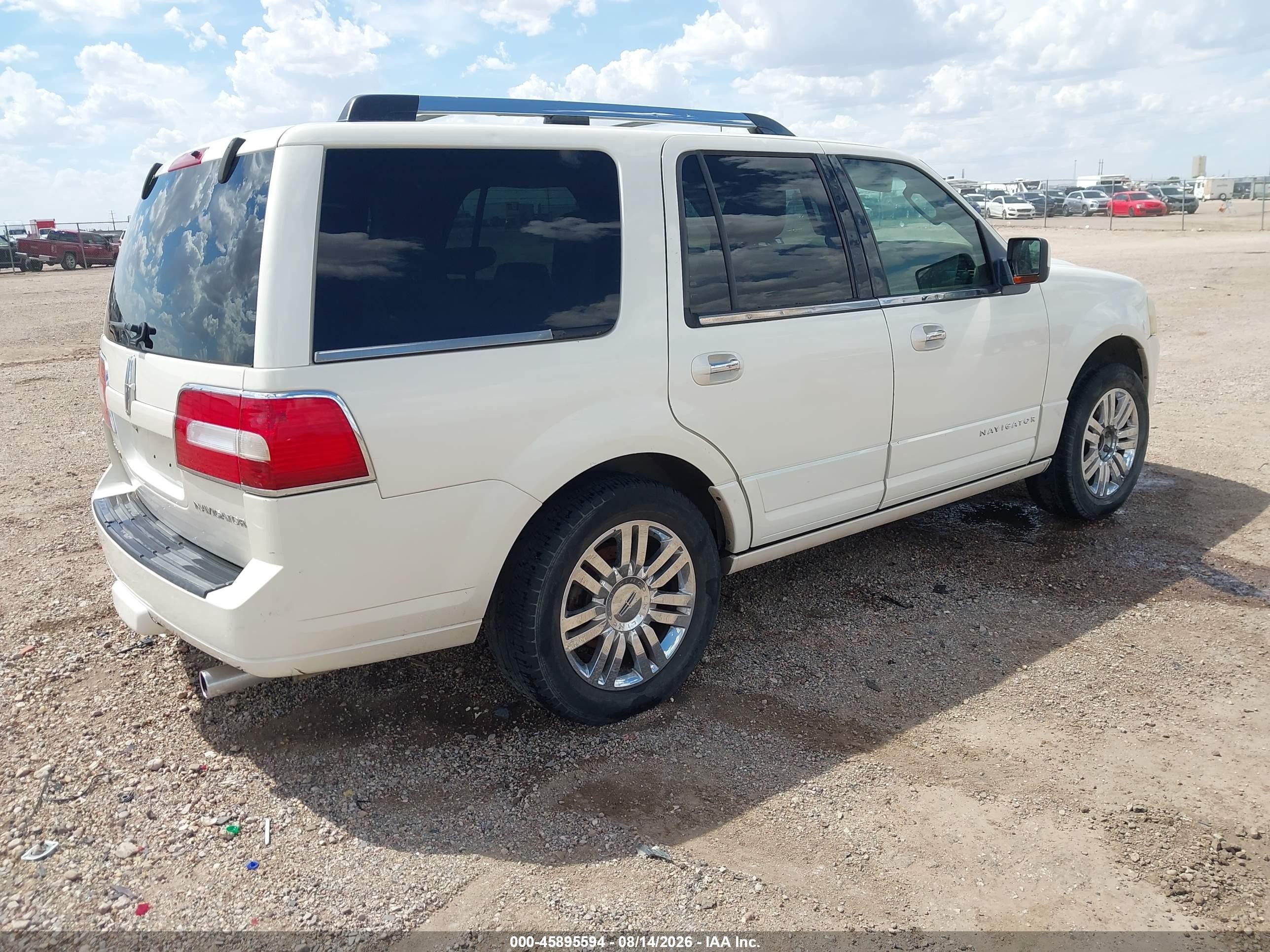 2007 Lincoln Navigator Ultimate White vin: 5LMFU27577LJ14137