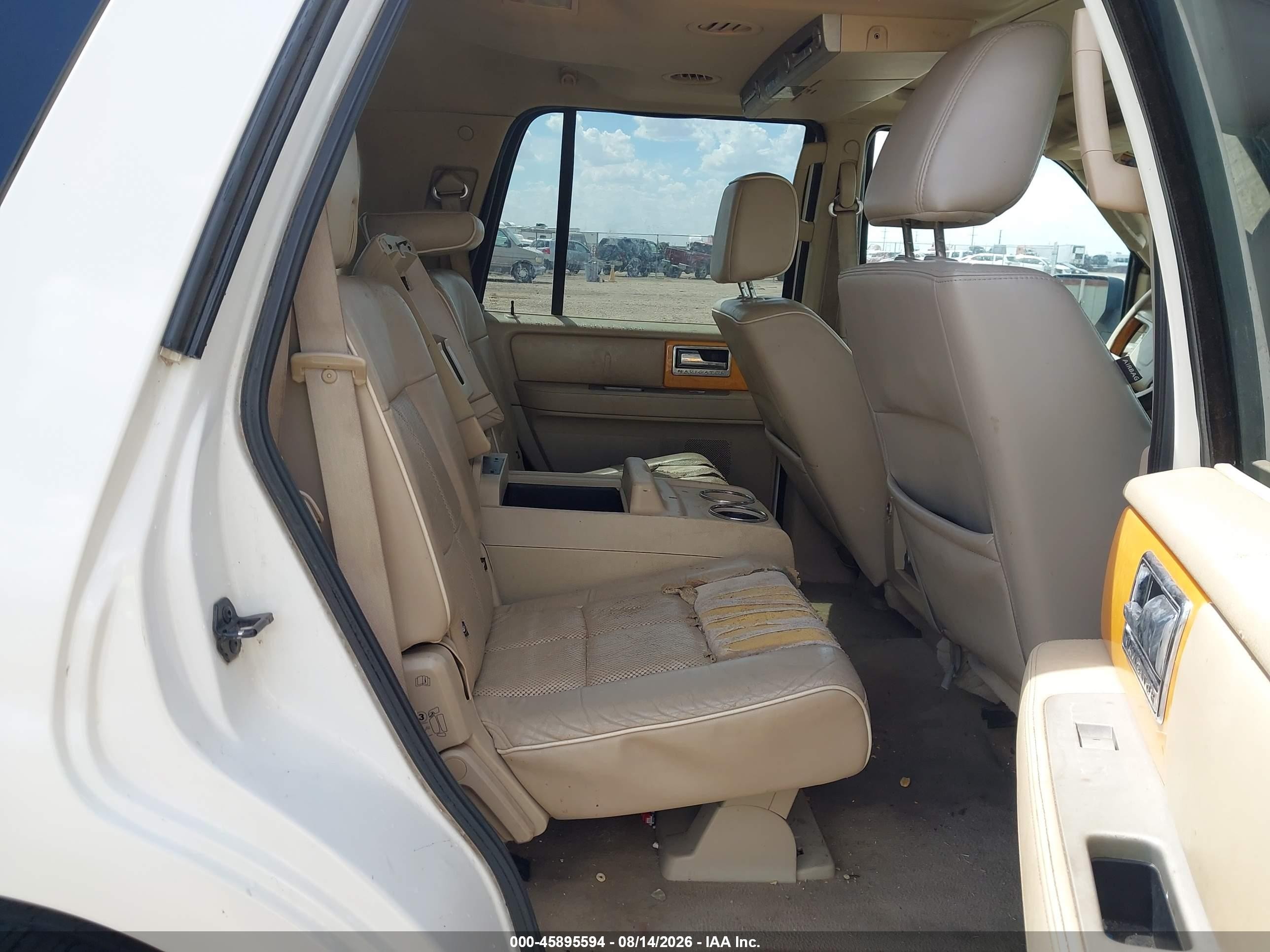 2007 Lincoln Navigator Ultimate White vin: 5LMFU27577LJ14137