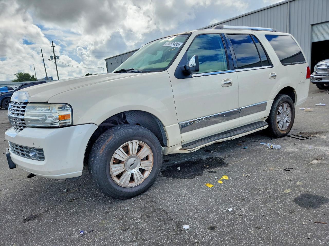2007 Lincoln Navigator White vin: 5LMFU27577LJ19760