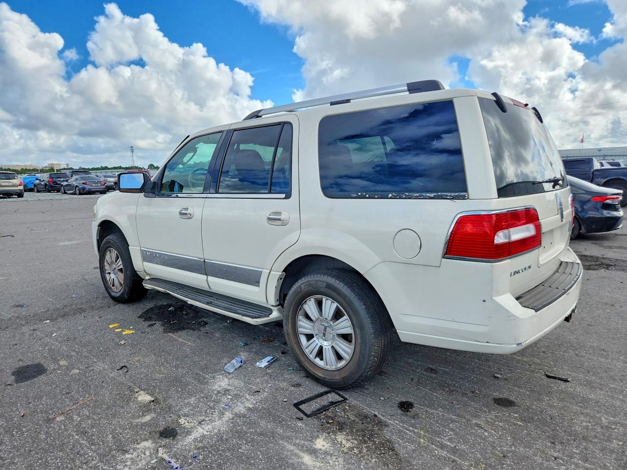 2007 Lincoln Navigator Белый vin: 5LMFU27577LJ19760