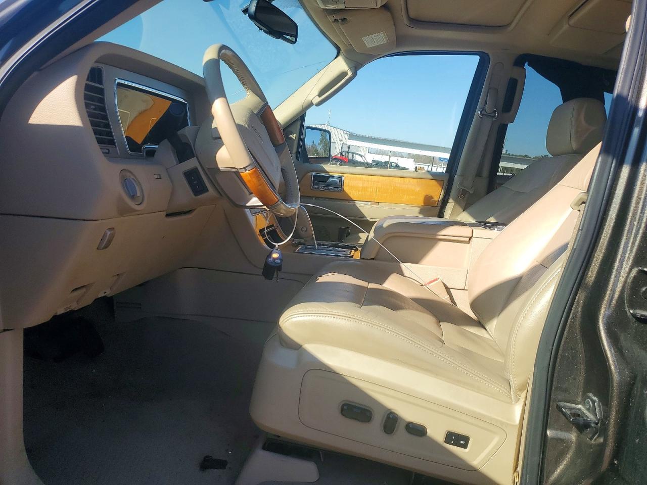 2008 Lincoln Navigator Tan vin: 5LMFU27578LJ21154