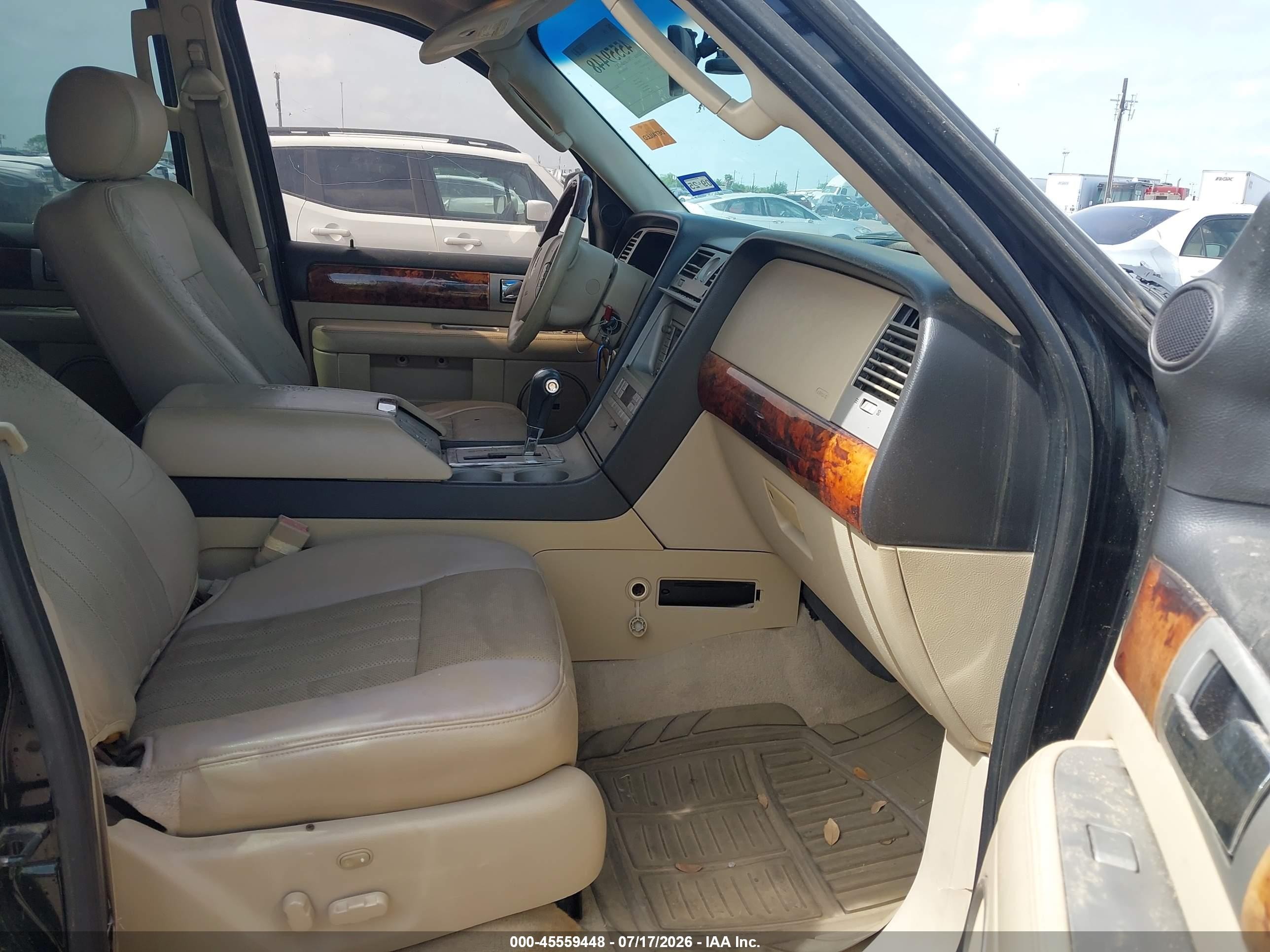 2005 Lincoln Navigator   Черный vin: 5LMFU27595LJ24391