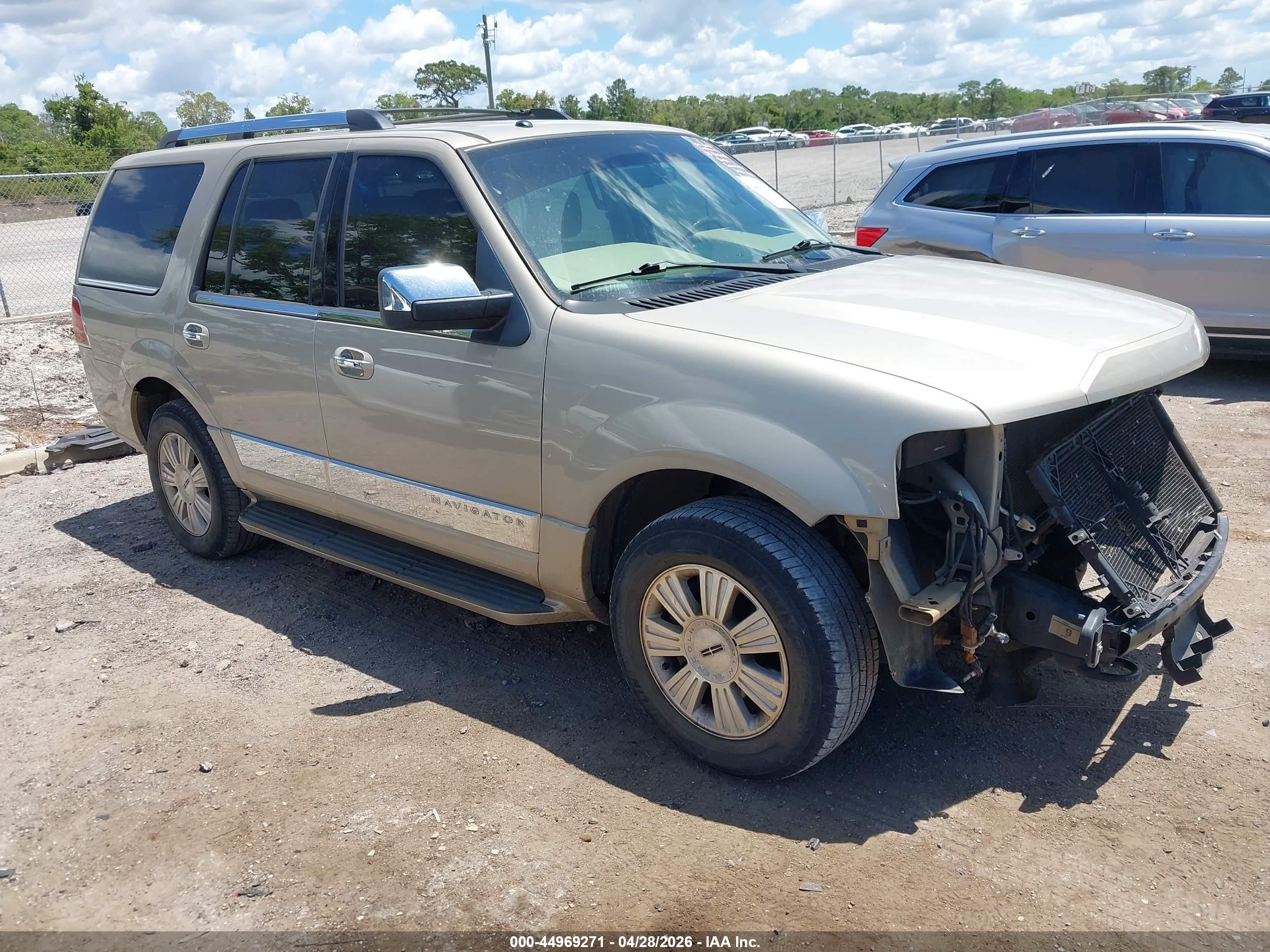 2007 Lincoln Navigator Ultimate Beige vin: 5LMFU27597LJ06945