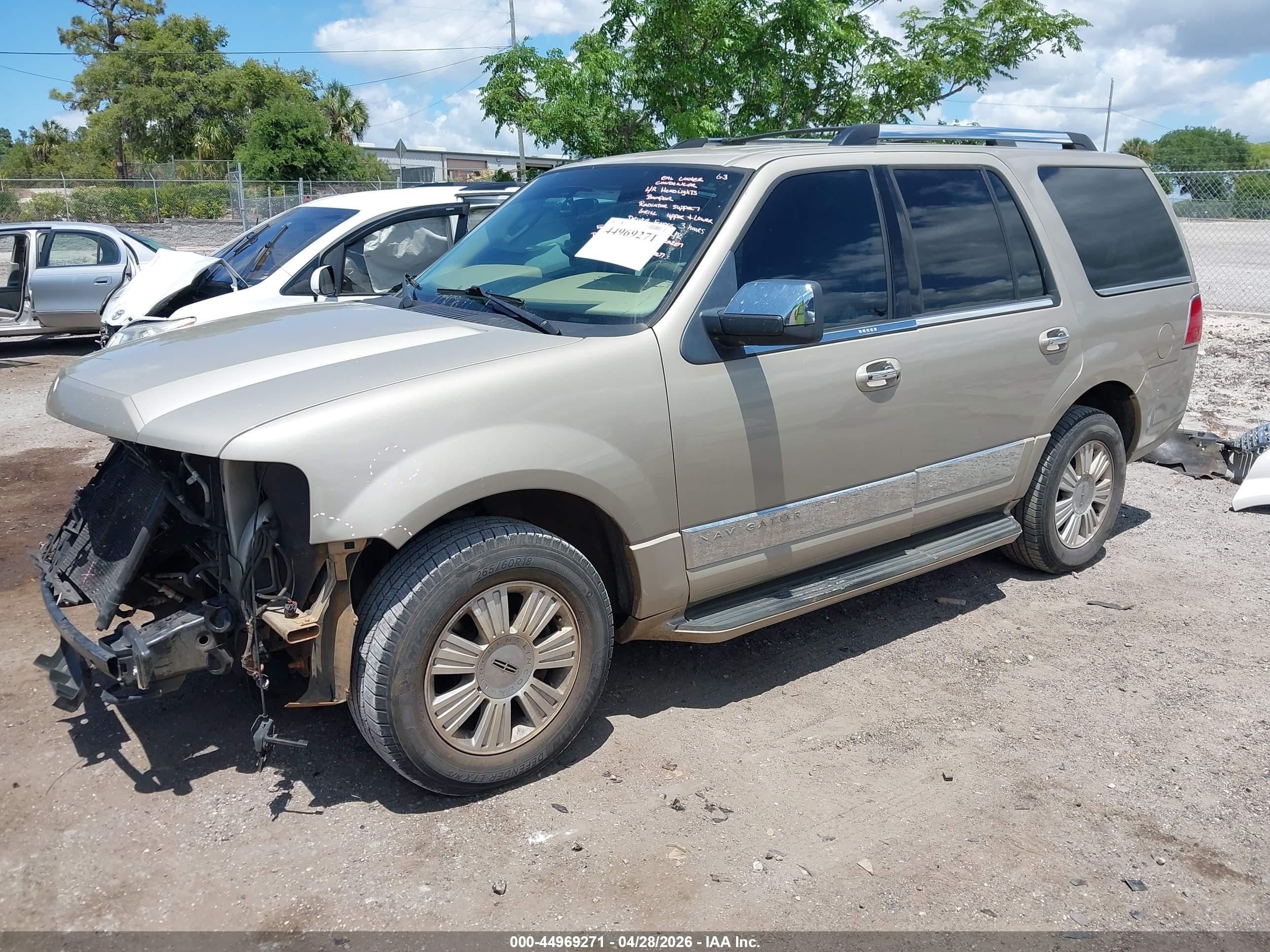 2007 Lincoln Navigator Ultimate Beige vin: 5LMFU27597LJ06945