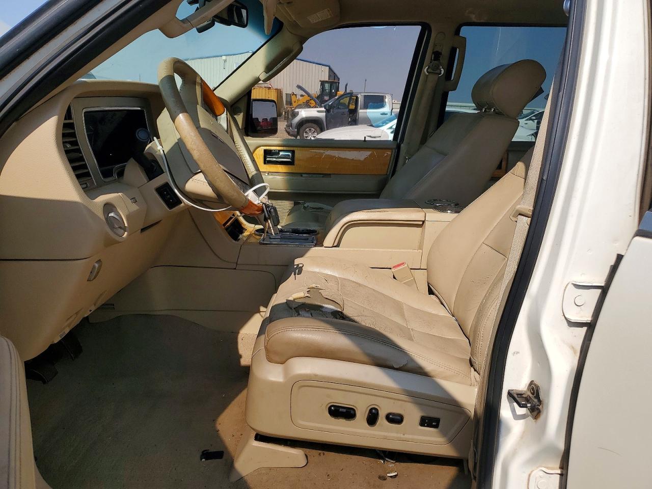 2007 Lincoln Navigator Белый vin: 5LMFU27597LJ12695