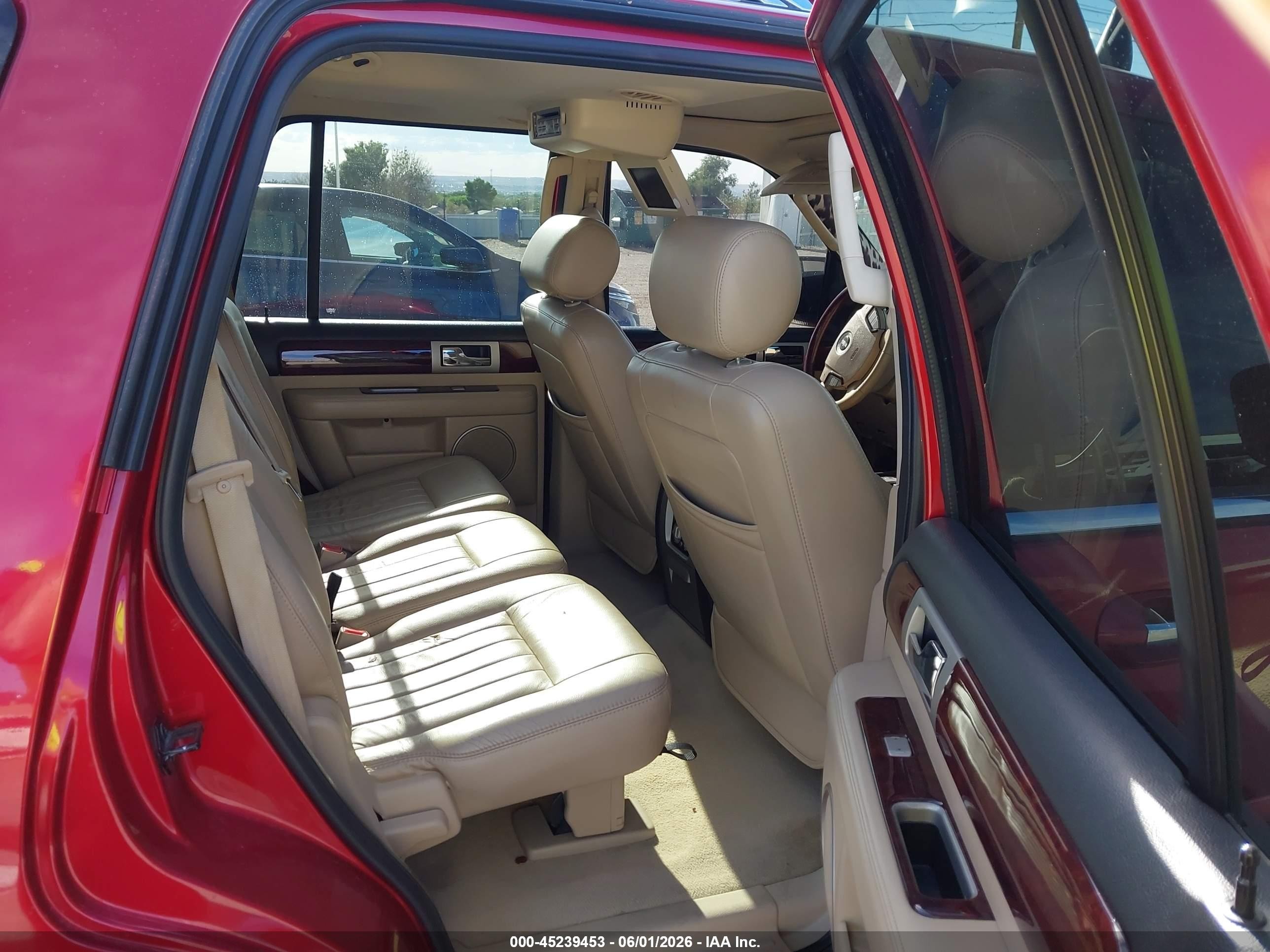 2005 Lincoln Navigator   Burgundy vin: 5LMFU275X5LJ07048