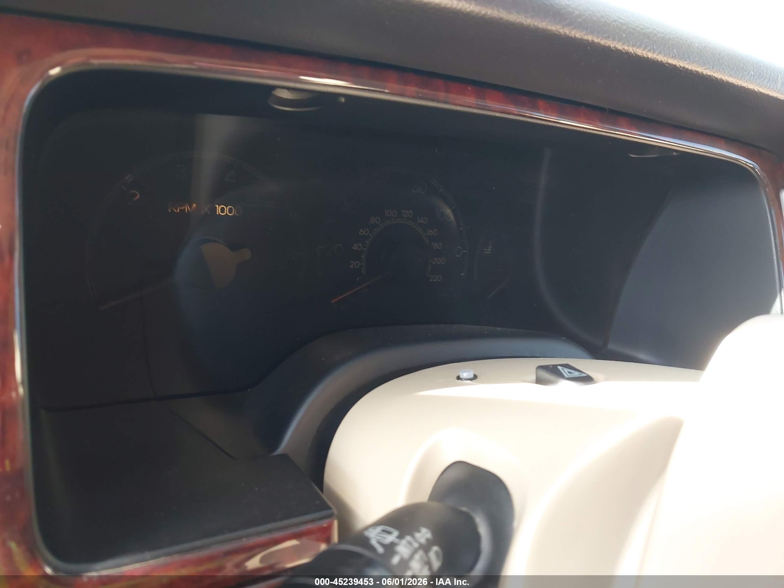 2005 Lincoln Navigator   Burgundy vin: 5LMFU275X5LJ07048