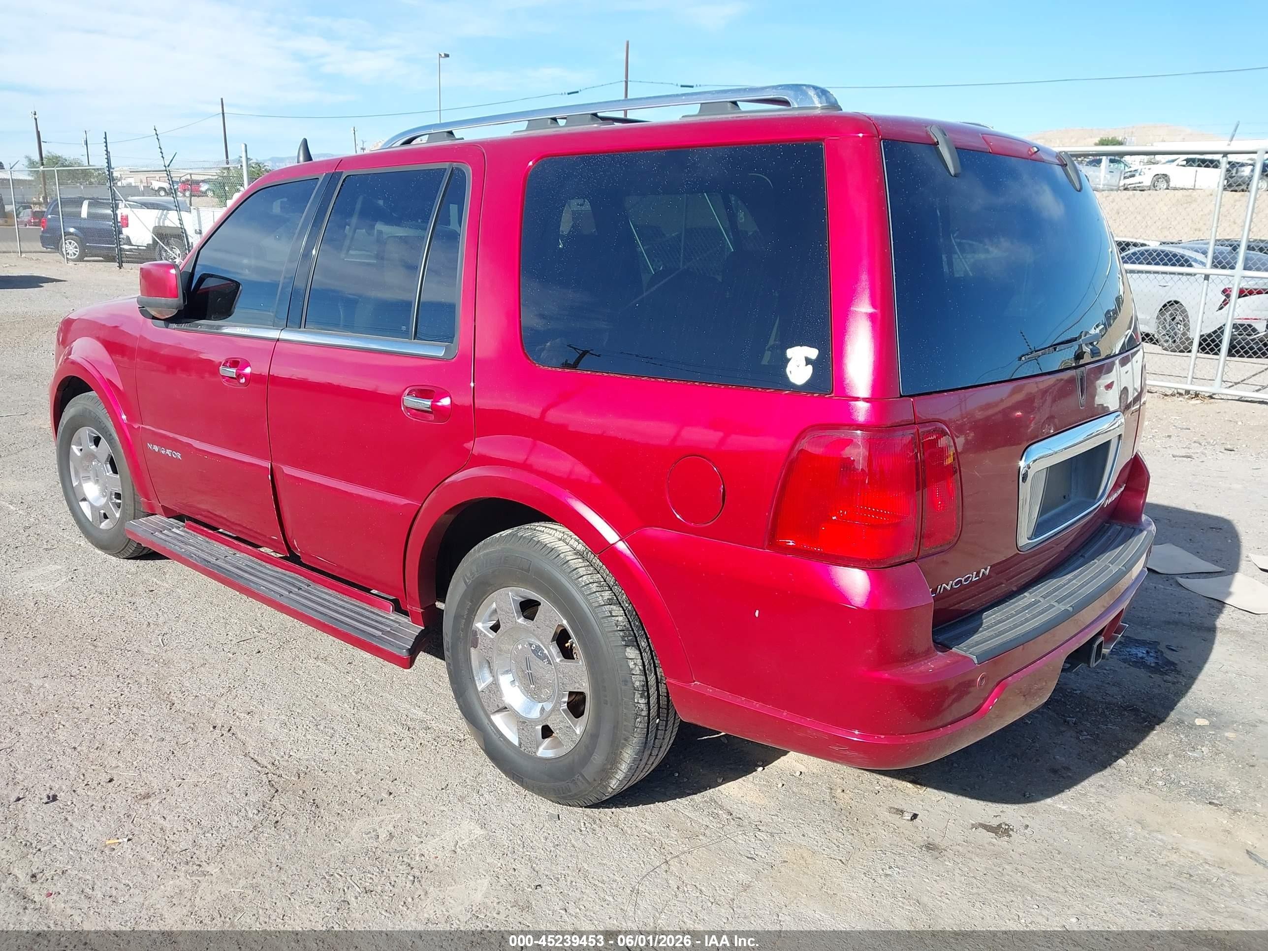 2005 Lincoln Navigator   Burgundy vin: 5LMFU275X5LJ07048
