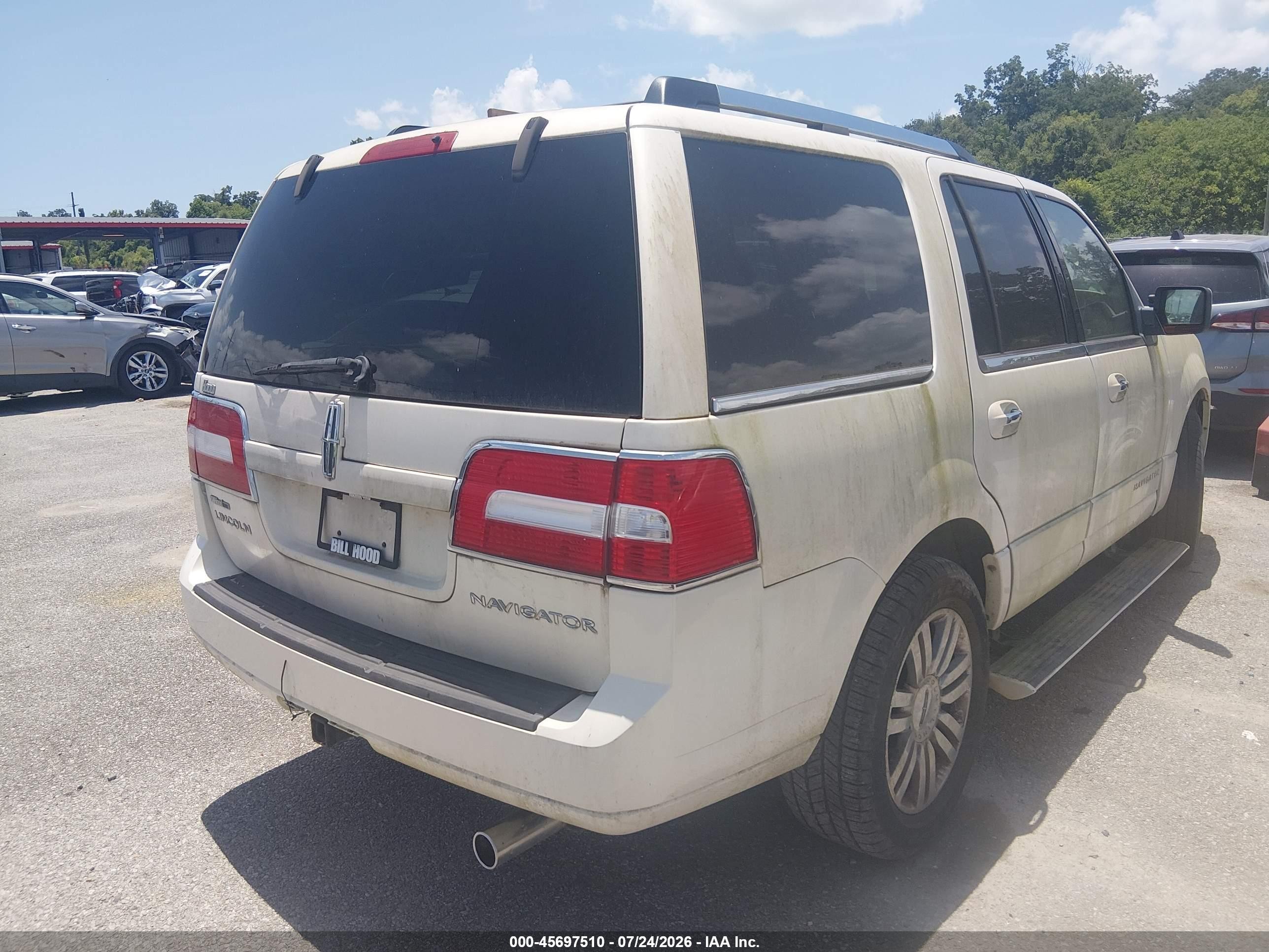 2007 Lincoln Navigator Ultimate Cream vin: 5LMFU275X7LJ20482