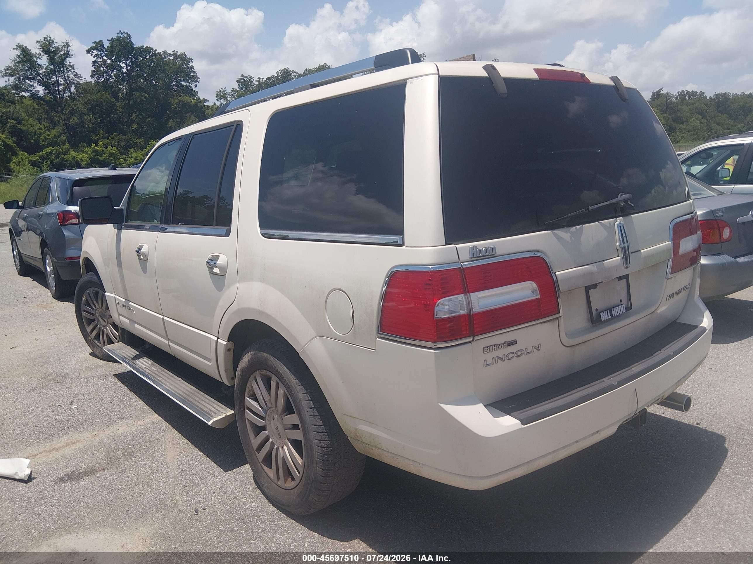 2007 Lincoln Navigator Ultimate Cream vin: 5LMFU275X7LJ20482