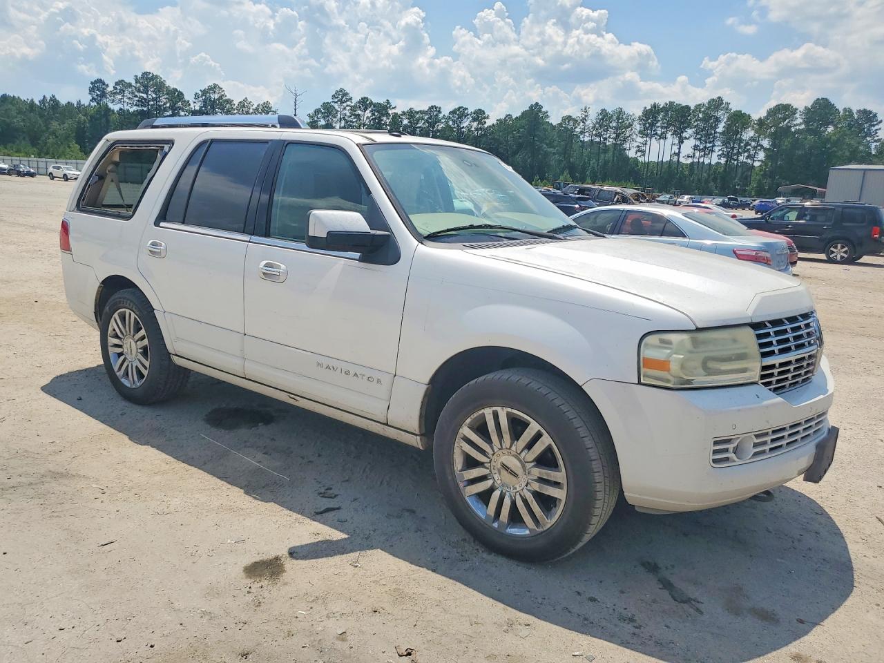 2009 Lincoln Navigator Кремовый vin: 5LMFU275X9LJ00820