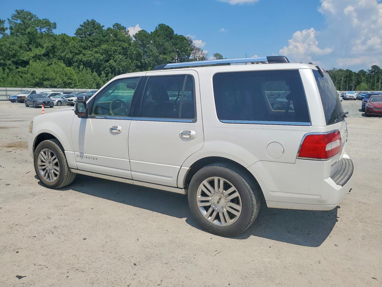 2009 Lincoln Navigator Кремовый vin: 5LMFU275X9LJ00820