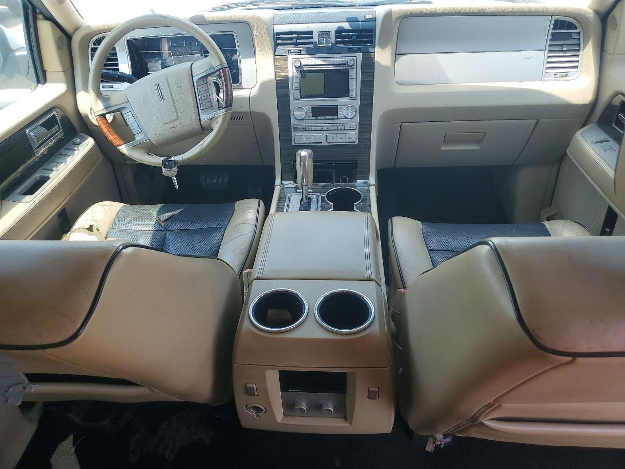 2009 Lincoln Navigator Кремовый vin: 5LMFU275X9LJ00820