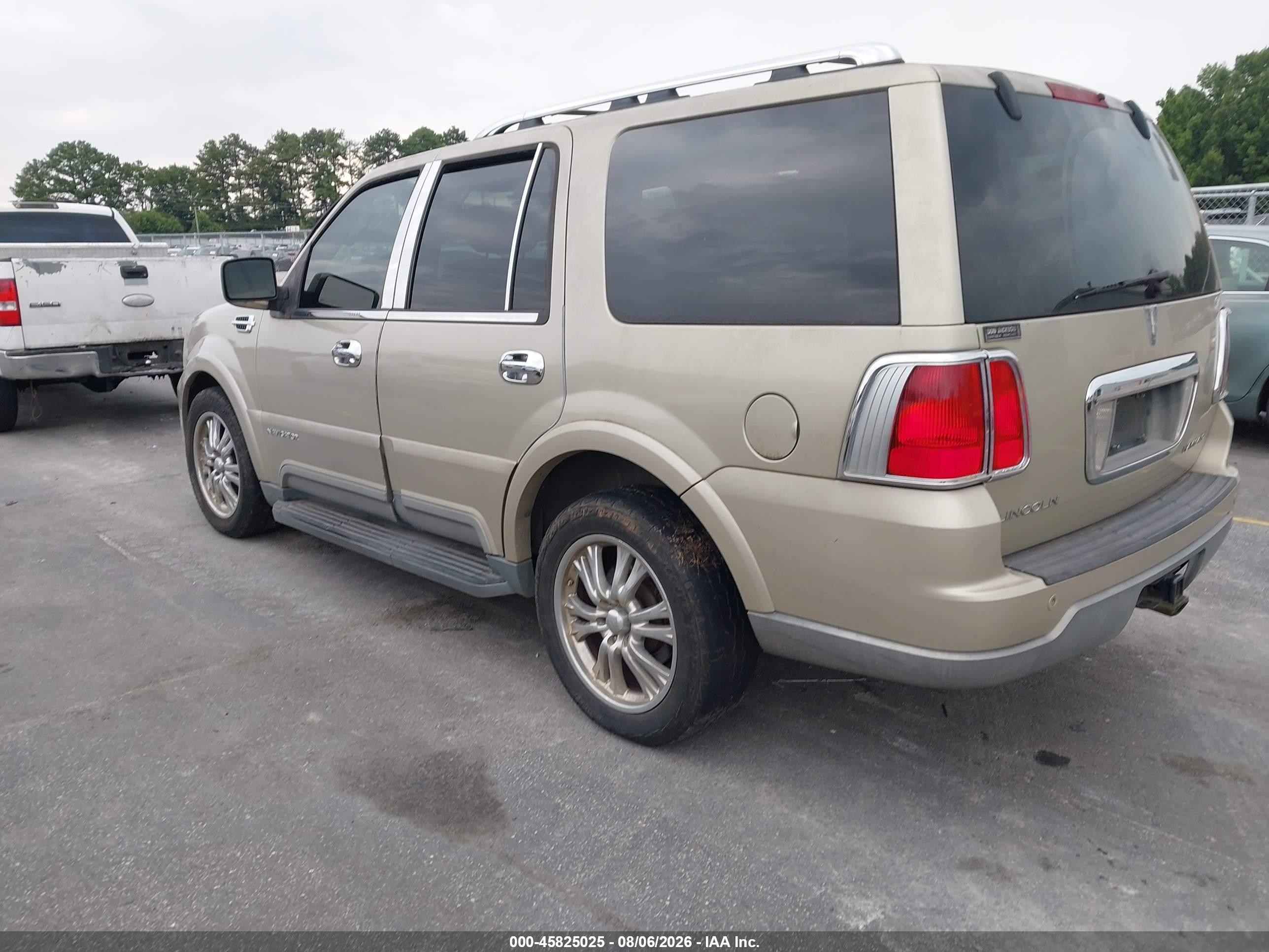 2004 Lincoln Navigator   Gold vin: 5LMFU27R04LJ04953