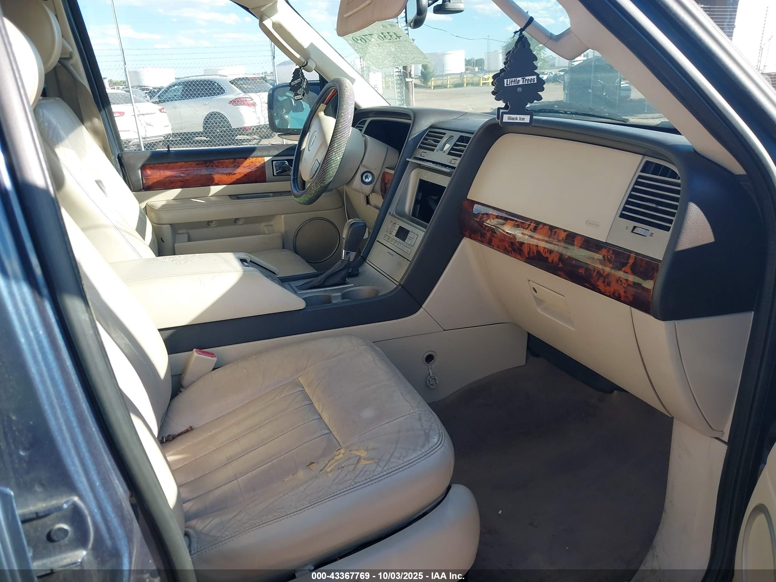 2003 Lincoln Navigator   Light Blue vin: 5LMFU27R23LJ48905