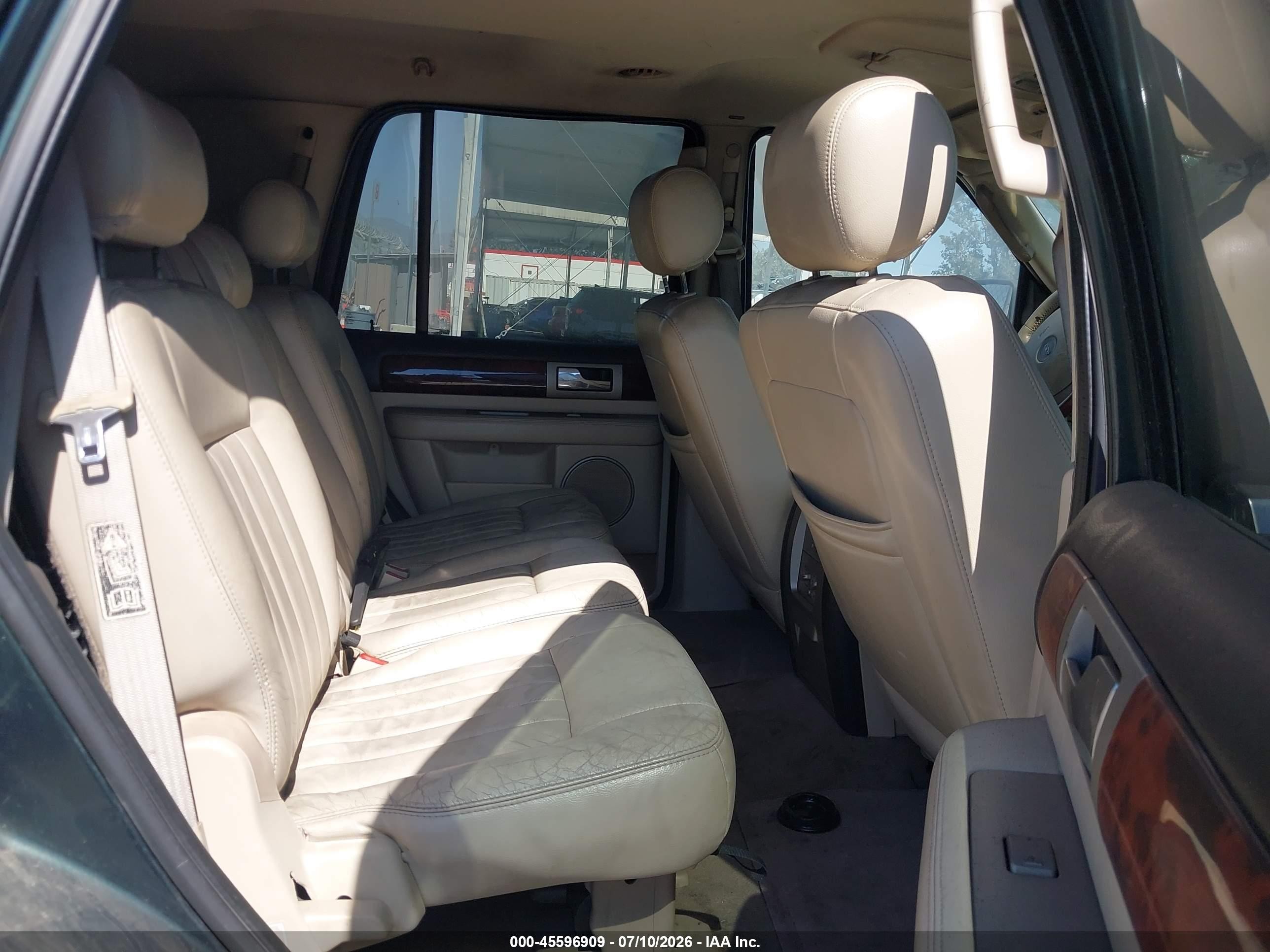 2003 Lincoln Navigator   Gray vin: 5LMFU27R33LJ36147