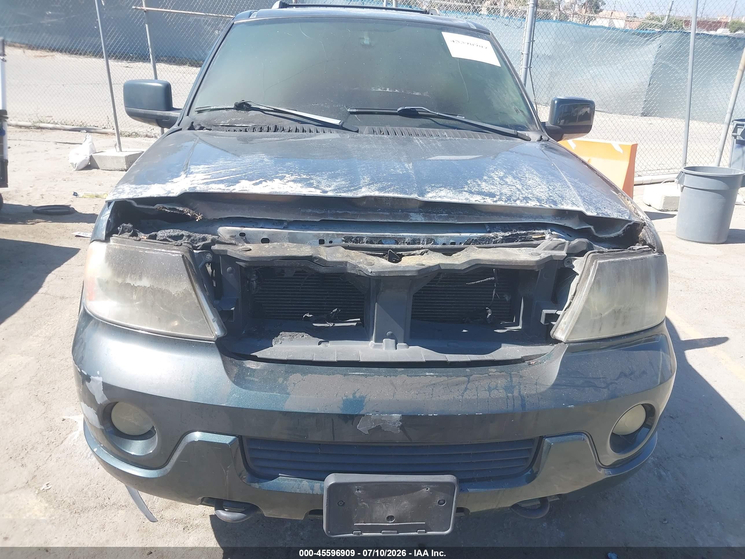 2003 Lincoln Navigator   Gray vin: 5LMFU27R33LJ36147