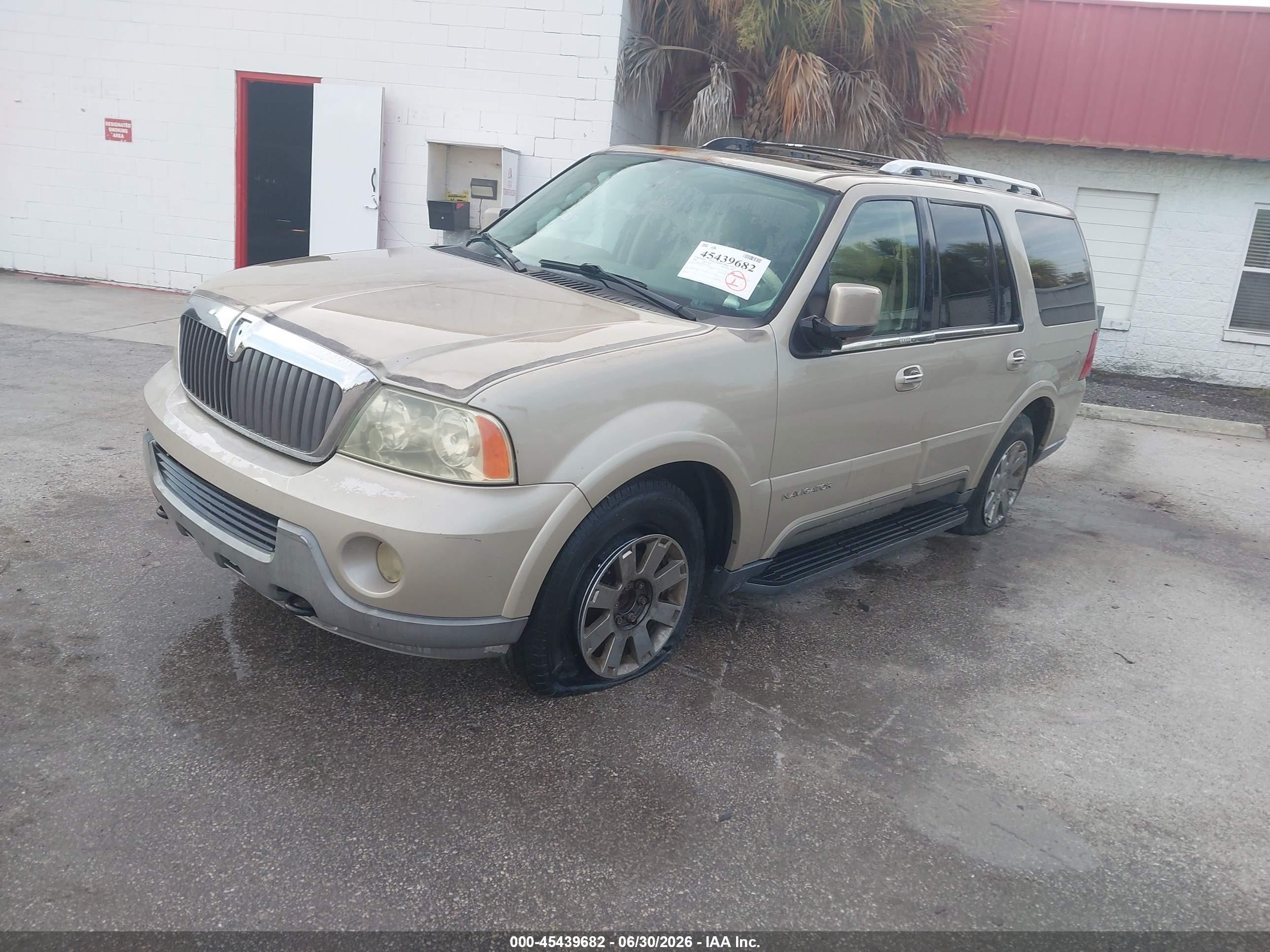 2004 Lincoln Navigator   Gold vin: 5LMFU27R34LJ31533