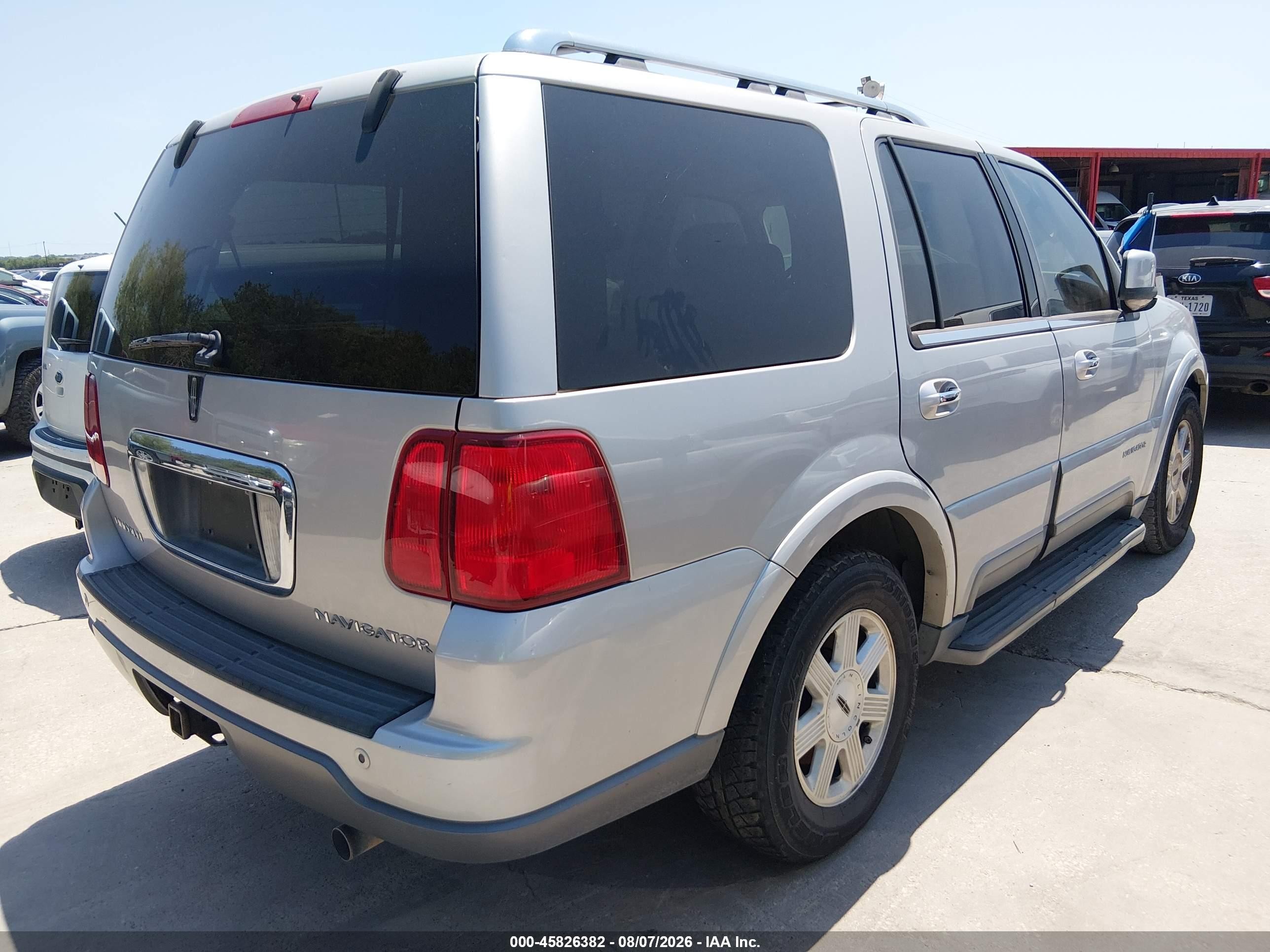 2004 Lincoln Navigator   Silver vin: 5LMFU27R44LJ03501