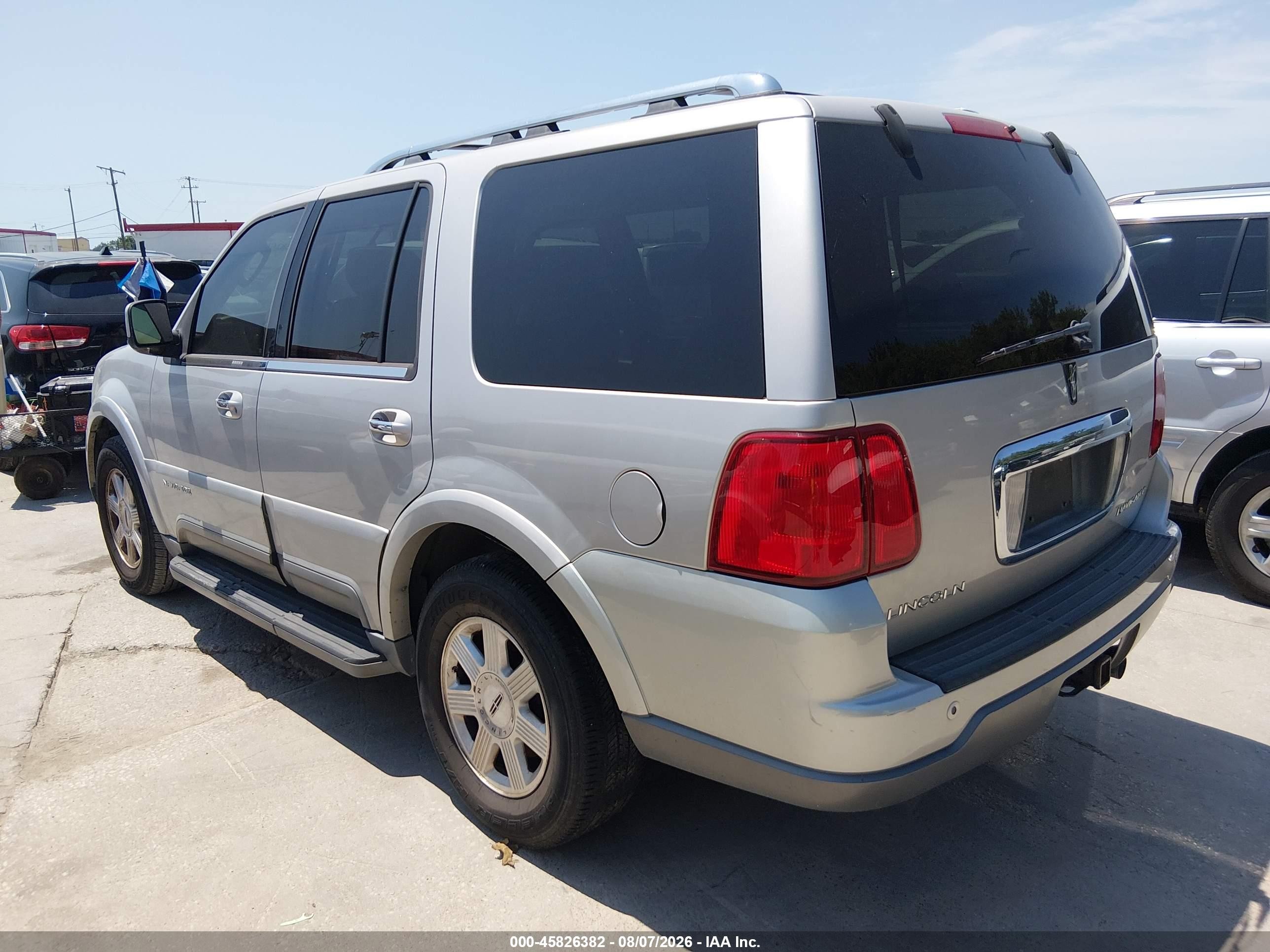 2004 Lincoln Navigator   Silver vin: 5LMFU27R44LJ03501