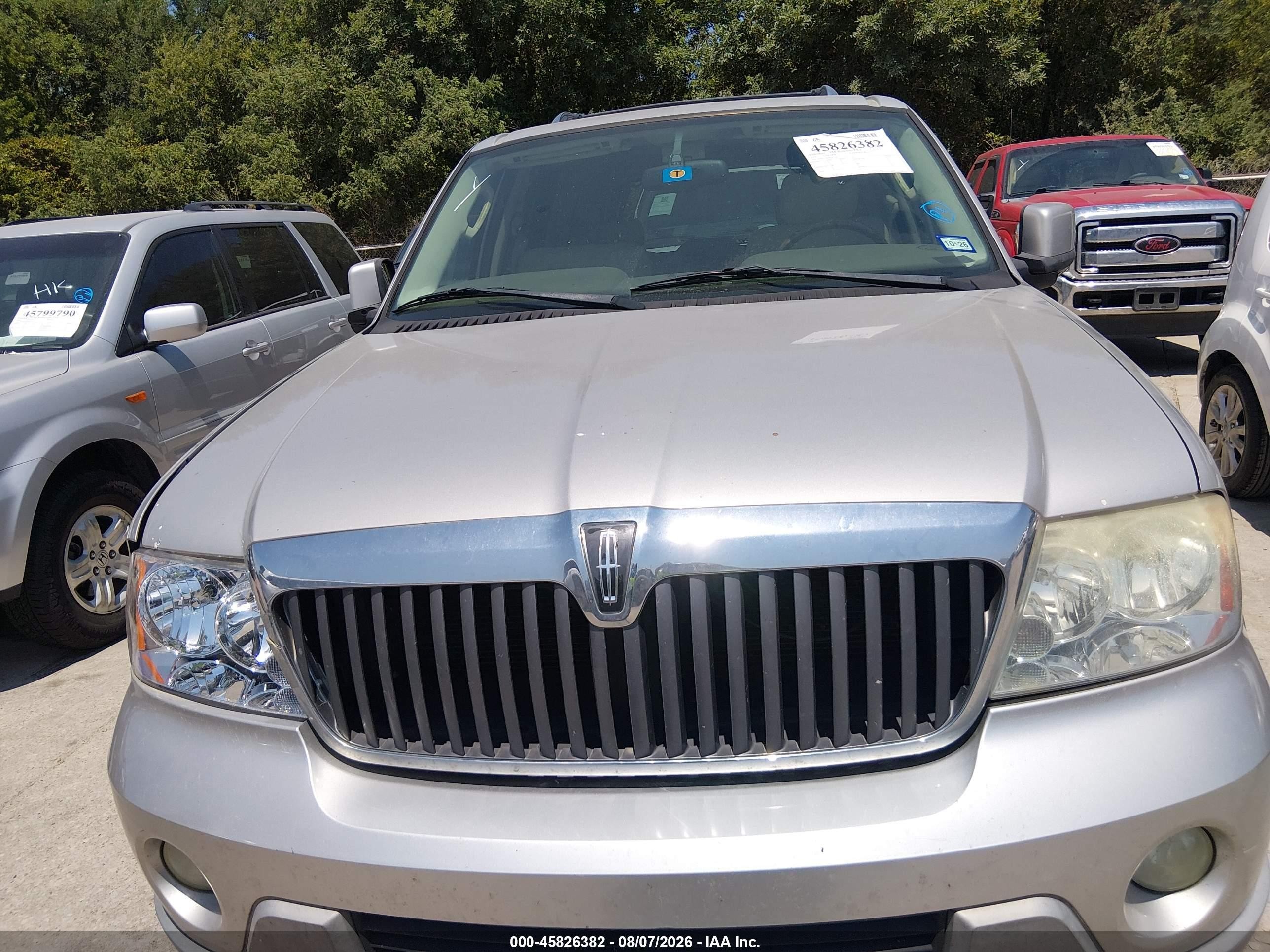 2004 Lincoln Navigator   Silver vin: 5LMFU27R44LJ03501