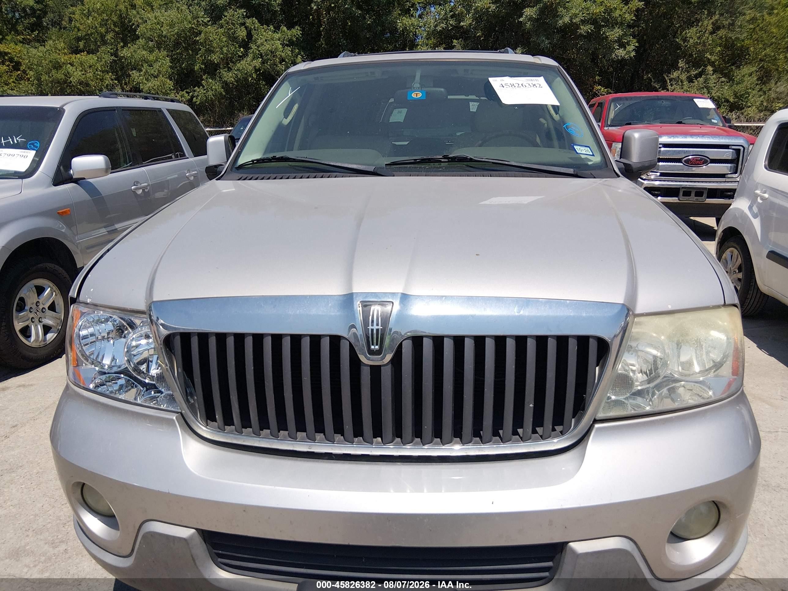 2004 Lincoln Navigator   Silver vin: 5LMFU27R44LJ03501