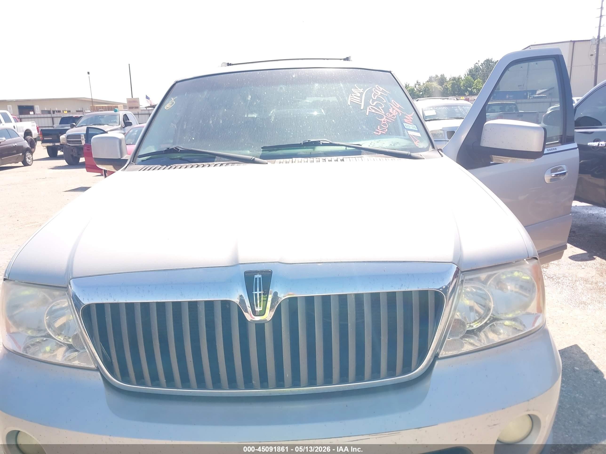 2003 Lincoln Navigator   Silver vin: 5LMFU27R53LJ25599