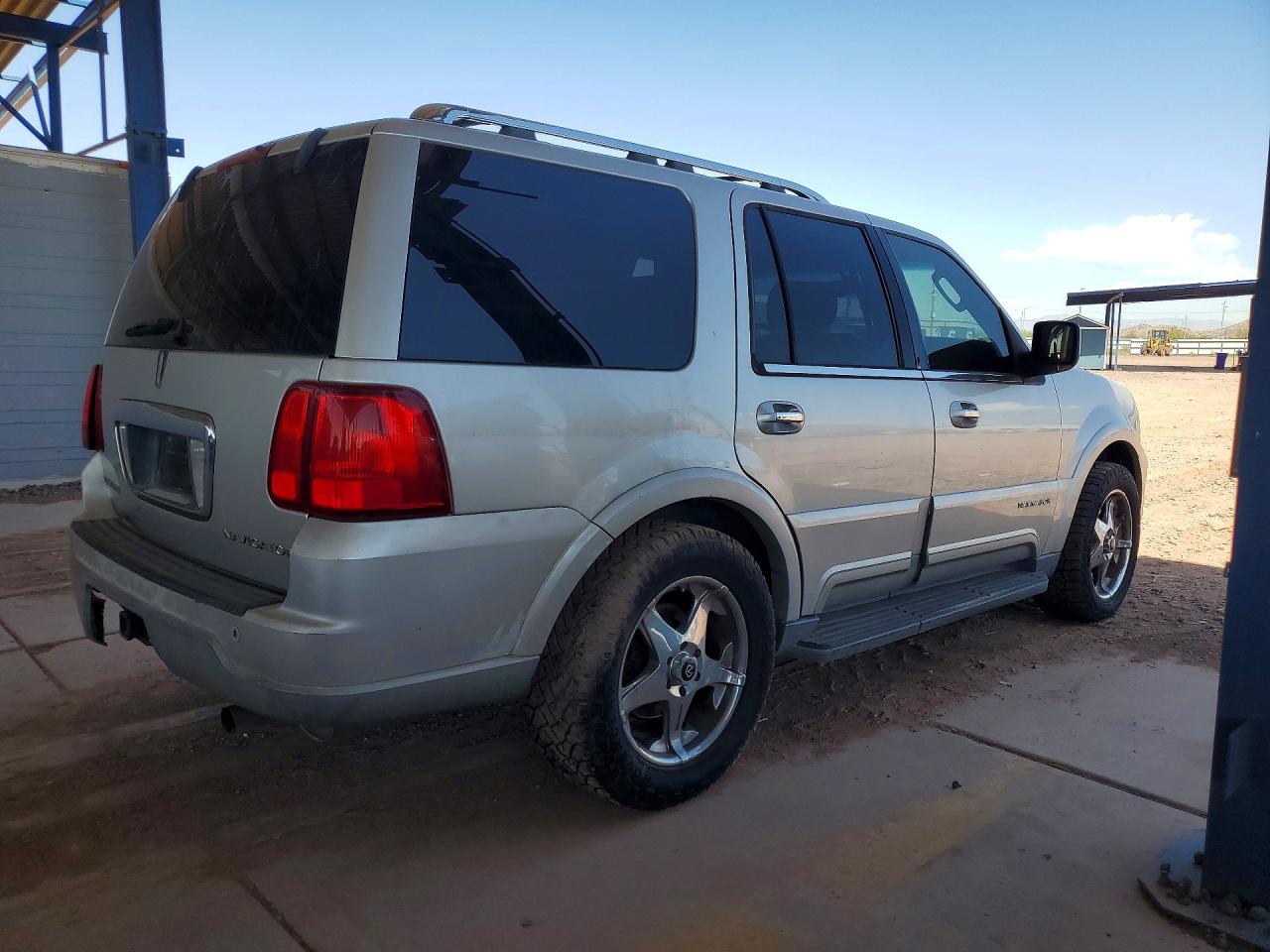 2003 Lincoln Navigator Silver vin: 5LMFU27R53LJ37557