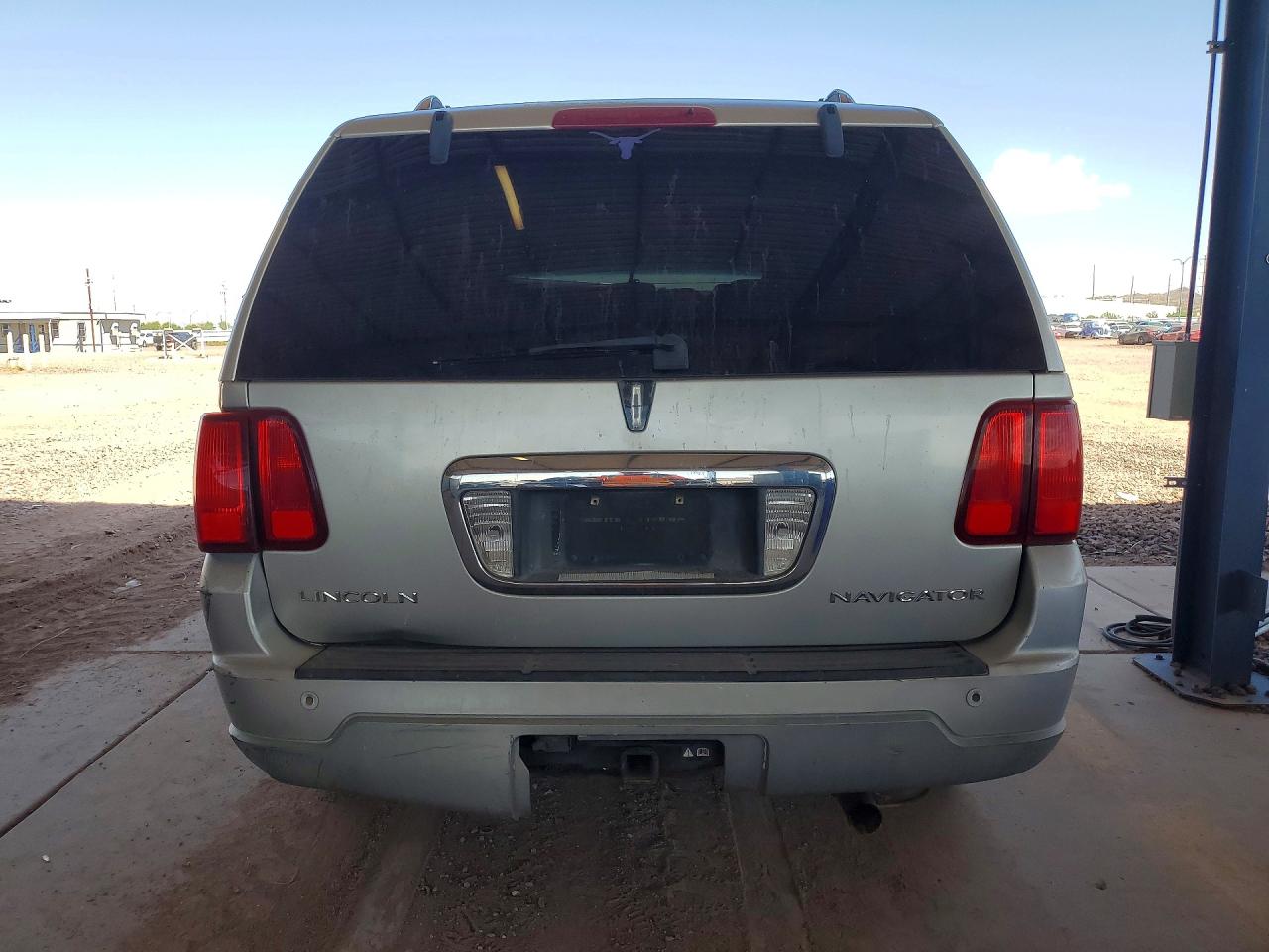 2003 Lincoln Navigator Silver vin: 5LMFU27R53LJ37557
