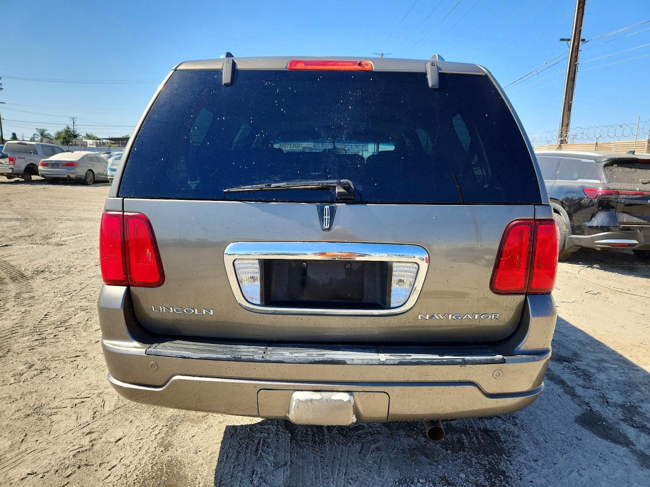 2003 Lincoln Navigator Brown vin: 5LMFU27R53LJ47148