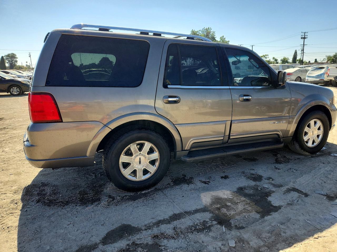 2003 Lincoln Navigator Brown vin: 5LMFU27R53LJ47148