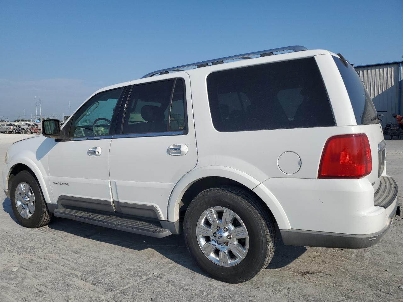 2004 Lincoln Navigator White vin: 5LMFU27R54LJ26348