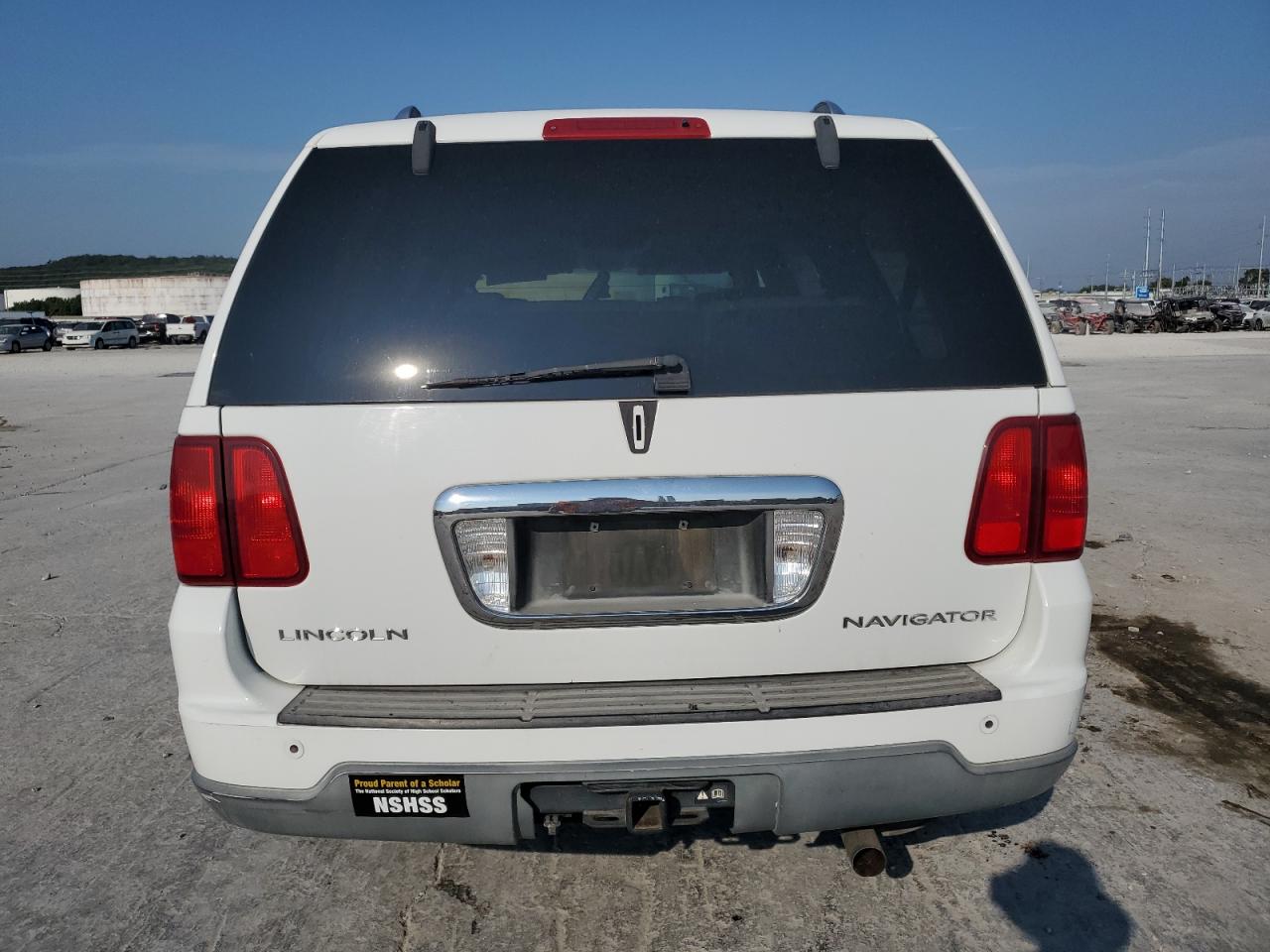 2004 Lincoln Navigator White vin: 5LMFU27R54LJ26348